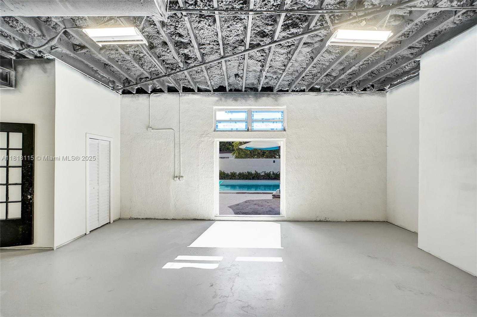 Small Image of 1731 NORTH EAST 171ST ST, North Miami Beach Number 17