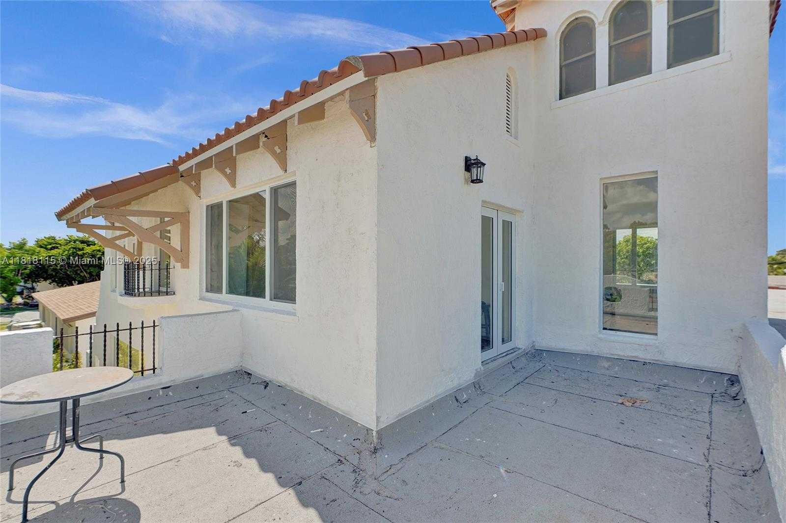 Small Image of 1731 NORTH EAST 171ST ST, North Miami Beach Number 27