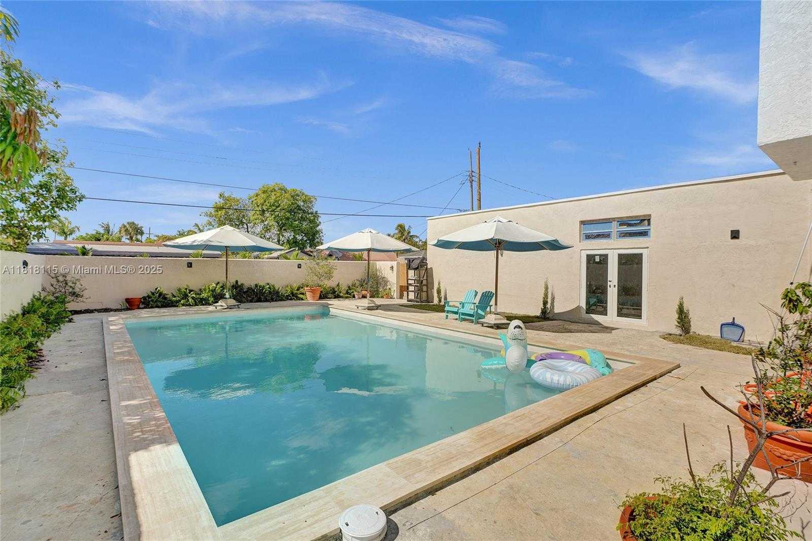 Small Image of 1731 NORTH EAST 171ST ST, North Miami Beach Number 29