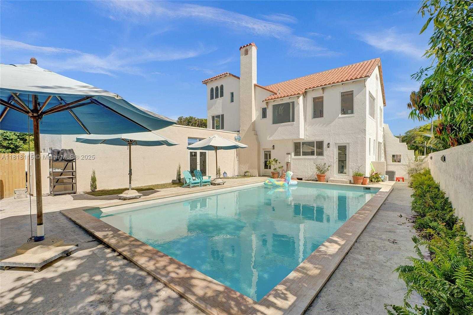 Small Image of 1731 NORTH EAST 171ST ST, North Miami Beach Number 3