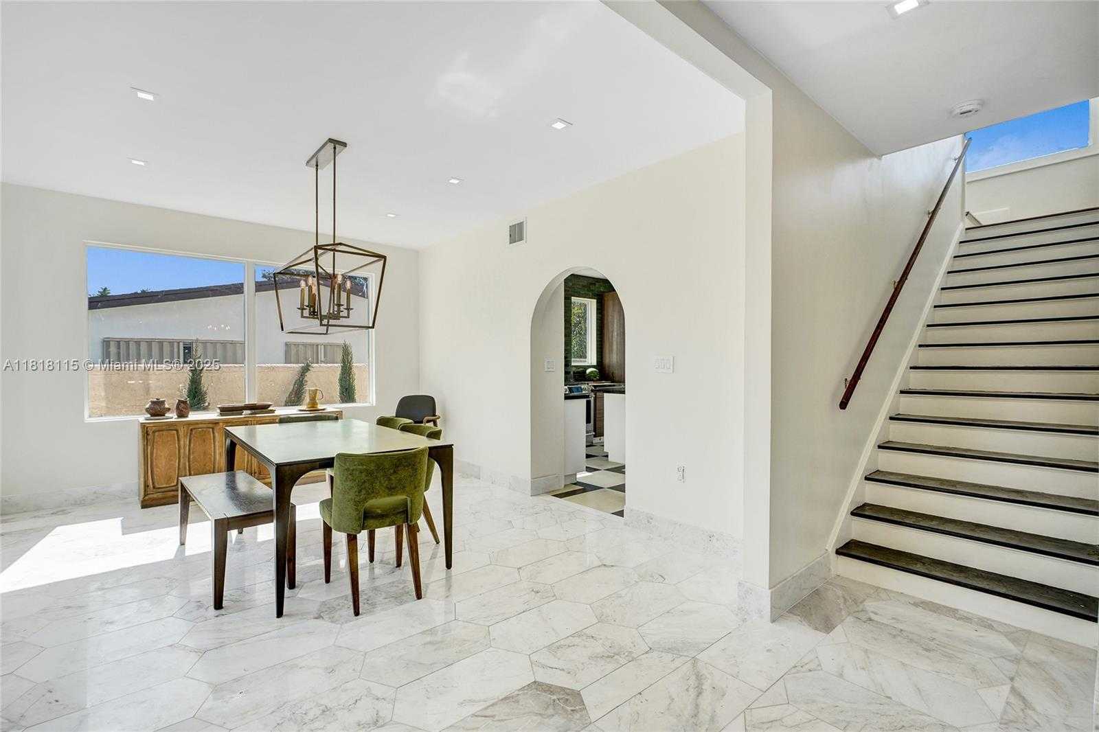 Small Image of 1731 NORTH EAST 171ST ST, North Miami Beach Number 5