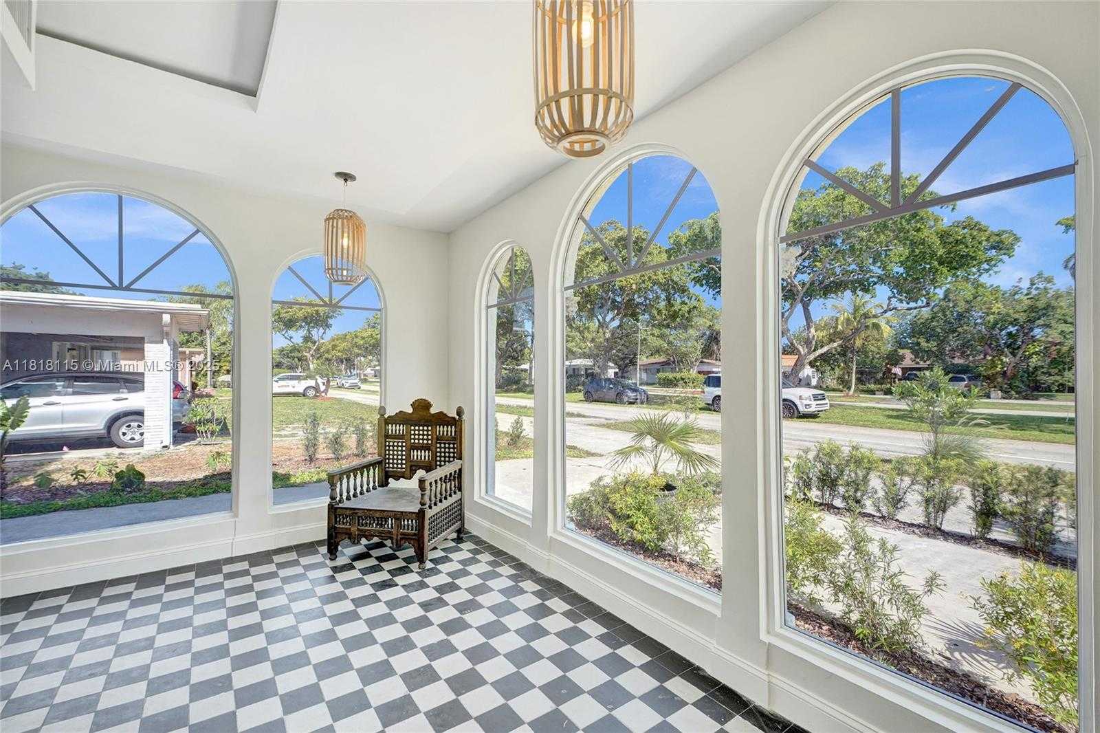 Small Image of 1731 NORTH EAST 171ST ST, North Miami Beach Number 7