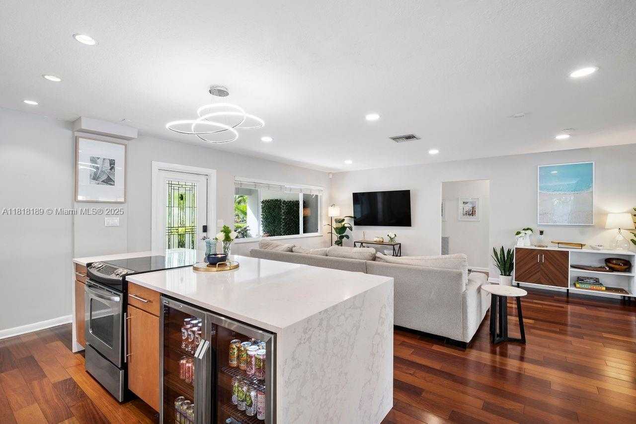Small Image of 2837 NORTH EAST 17TH AVE, Wilton Manors Number 20