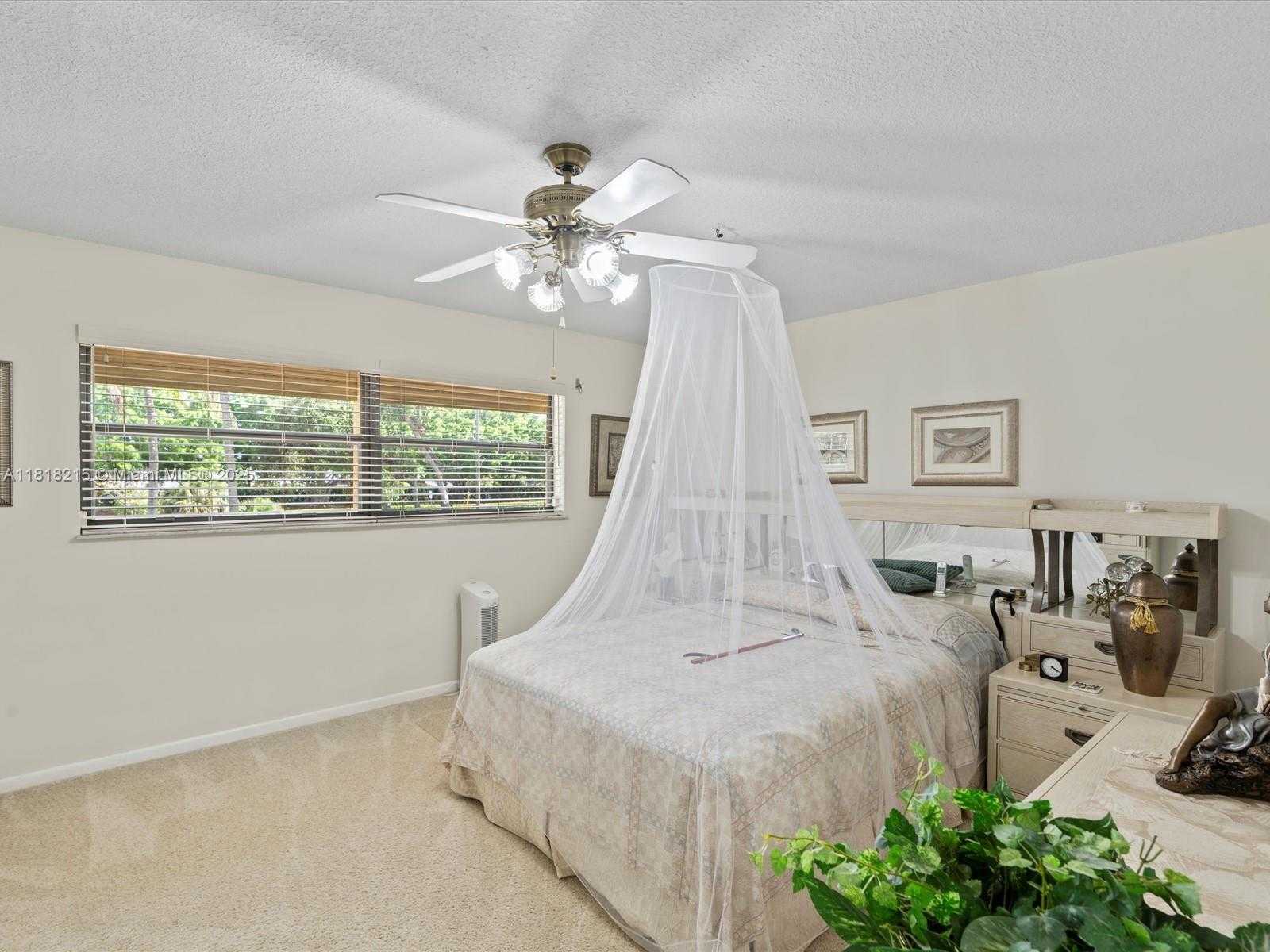 Small Image of 9530 ALCAZAR LN, Davie Number 11