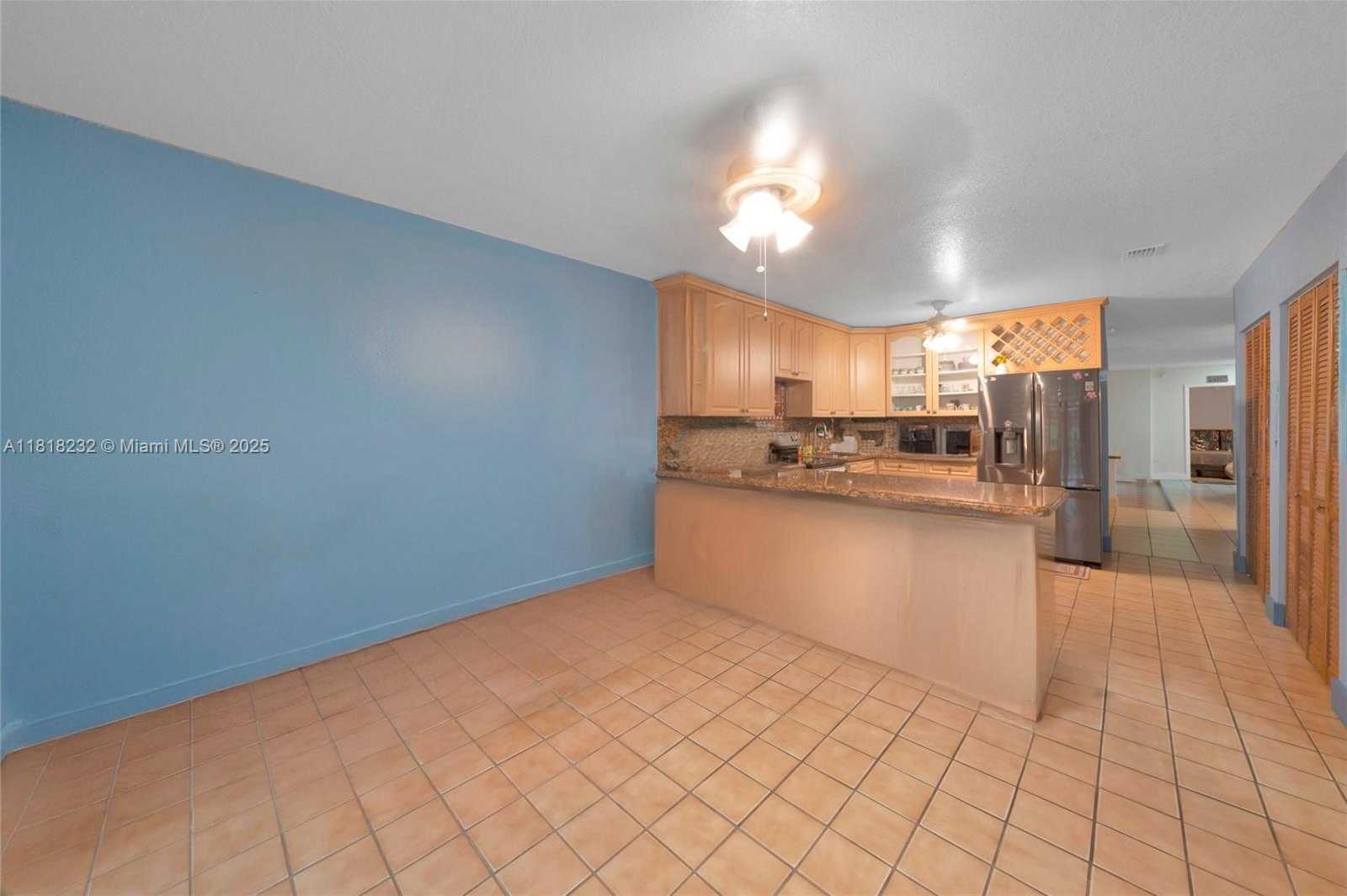 Small Image of 7517 NORTH AUGUSTA DRIVE, Hialeah Number 4
