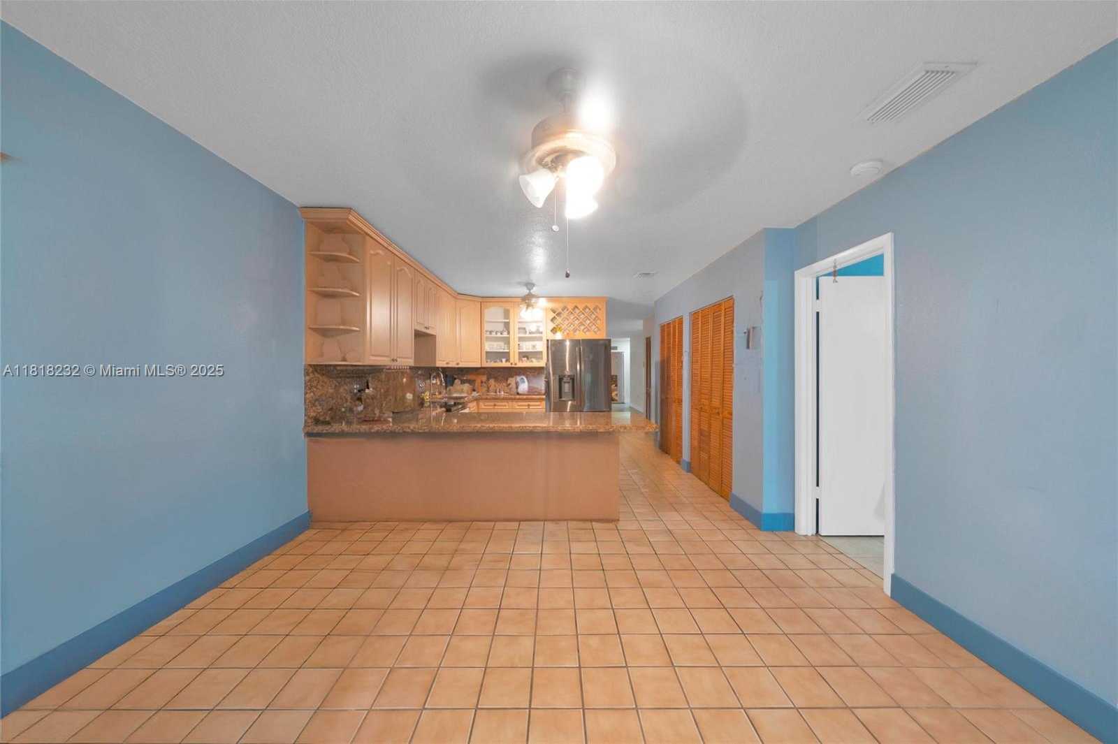 Small Image of 7517 NORTH AUGUSTA DRIVE, Hialeah Number 5