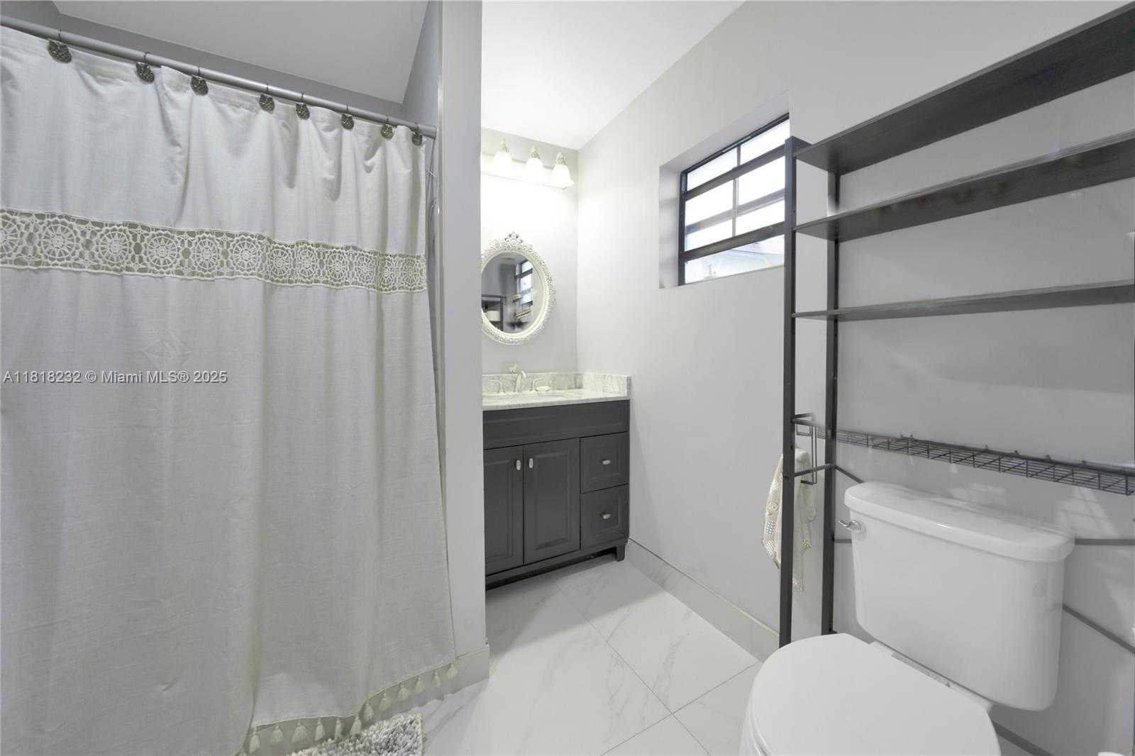 Small Image of 7517 NORTH AUGUSTA DRIVE, Hialeah Number 7