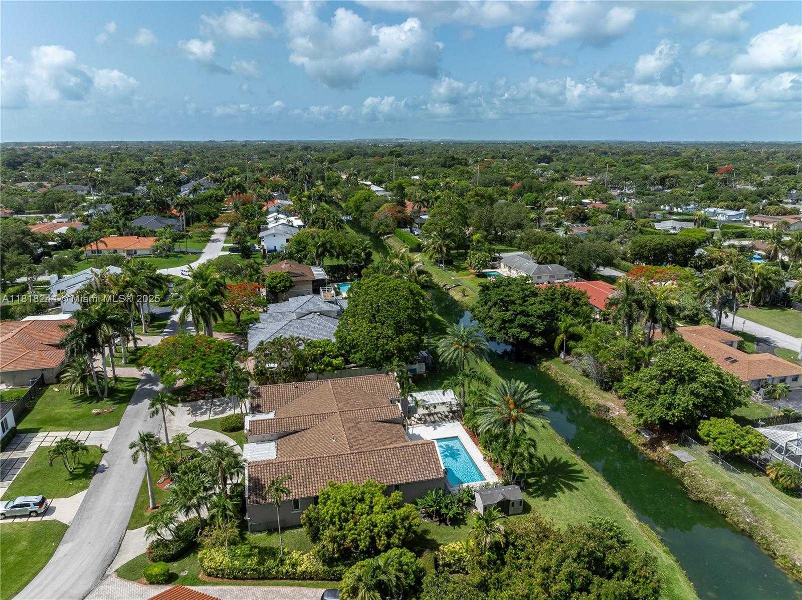 Small Image of 17494 SOUTH WEST 83RD CT, Palmetto Bay Number 46