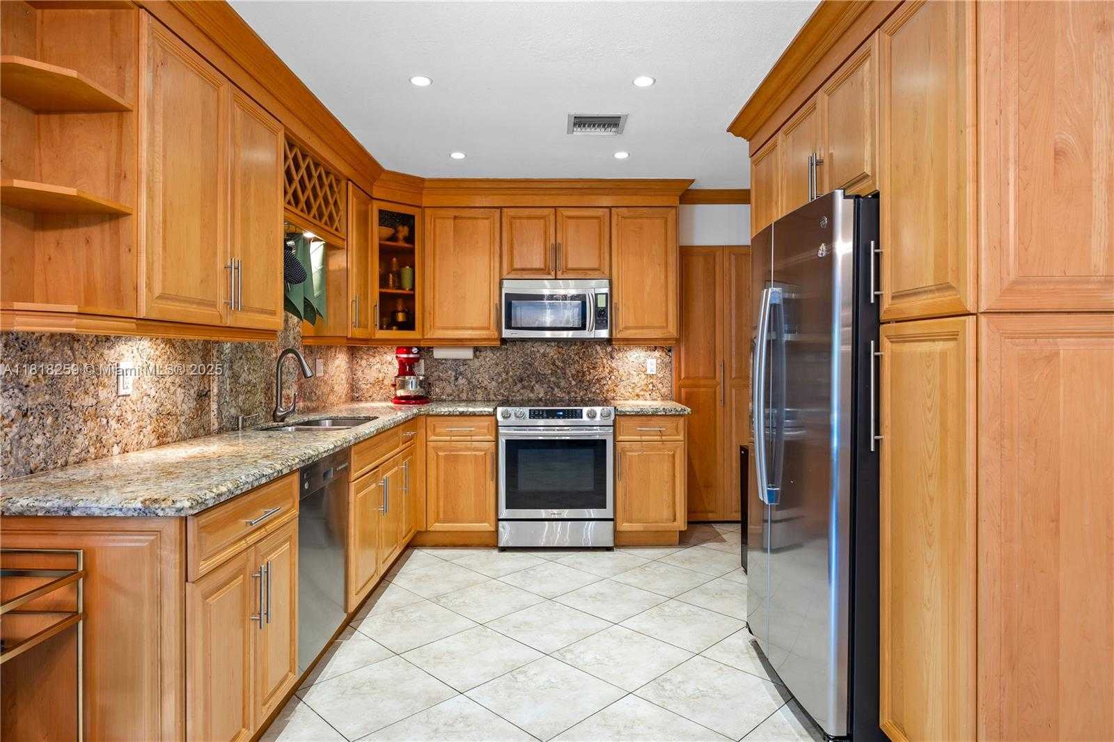 Small Image of 6751 SOUTH WEST 48TH ST, Miami Number 21