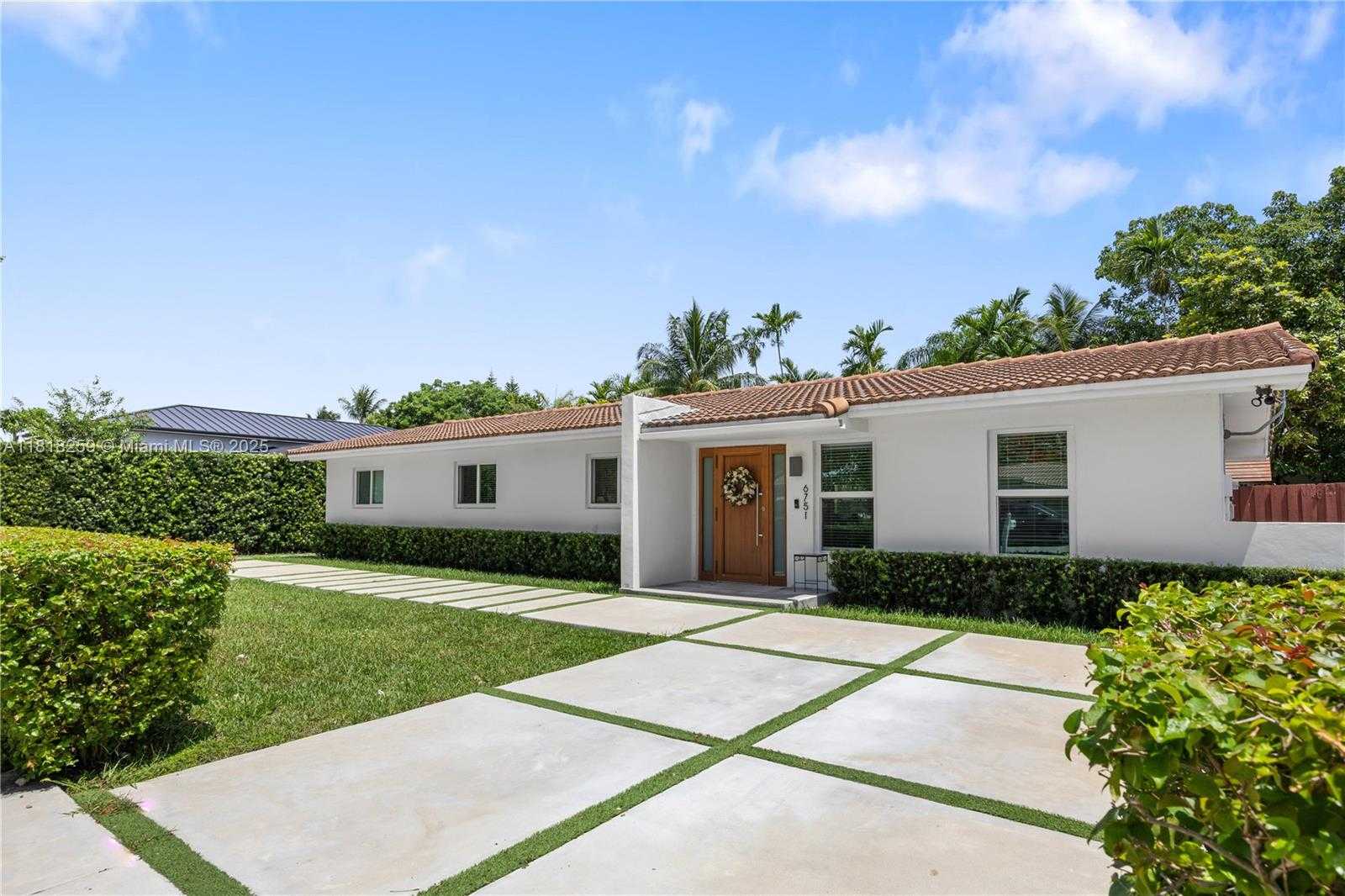 Small Image of 6751 SOUTH WEST 48TH ST, Miami Number 3
