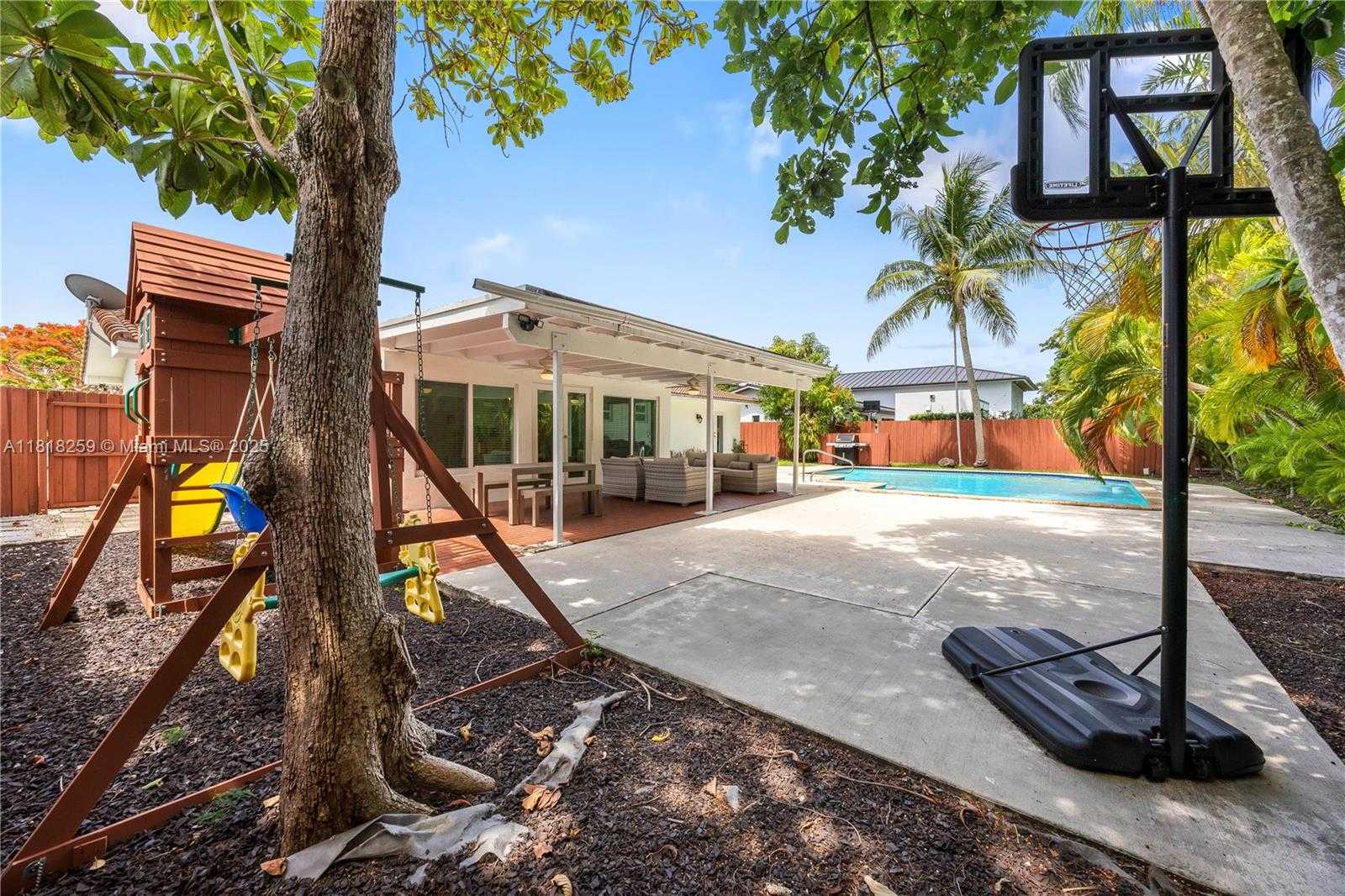Small Image of 6751 SOUTH WEST 48TH ST, Miami Number 38
