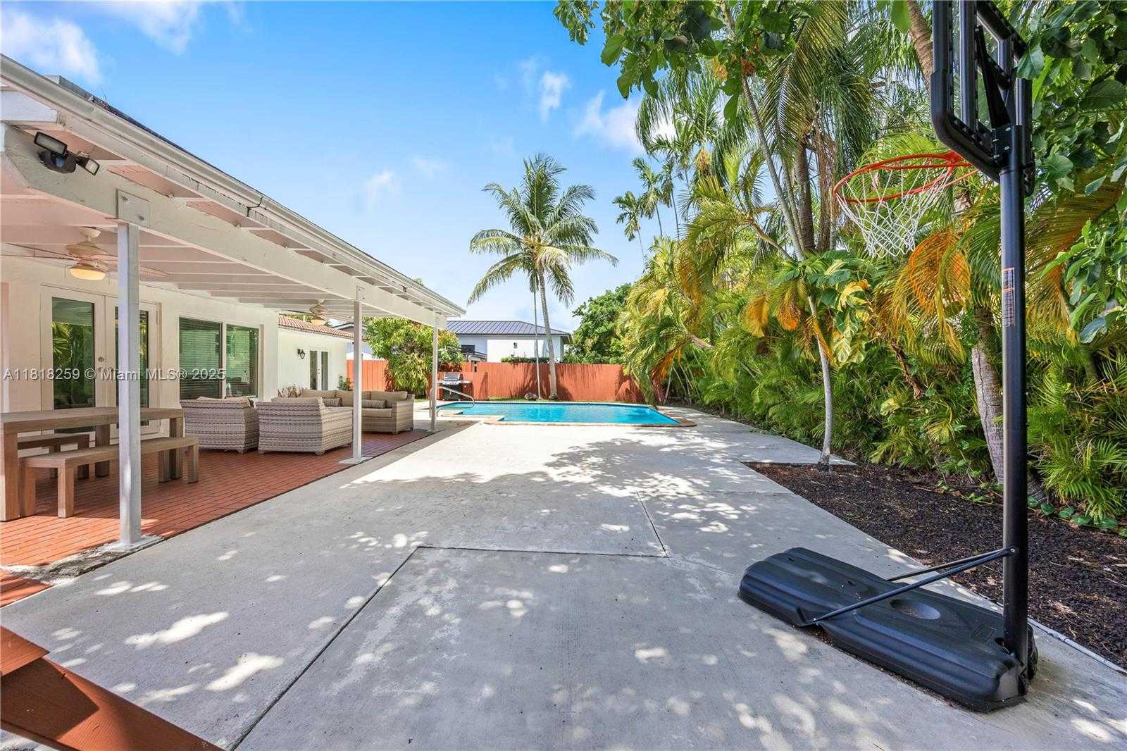 Small Image of 6751 SOUTH WEST 48TH ST, Miami Number 39