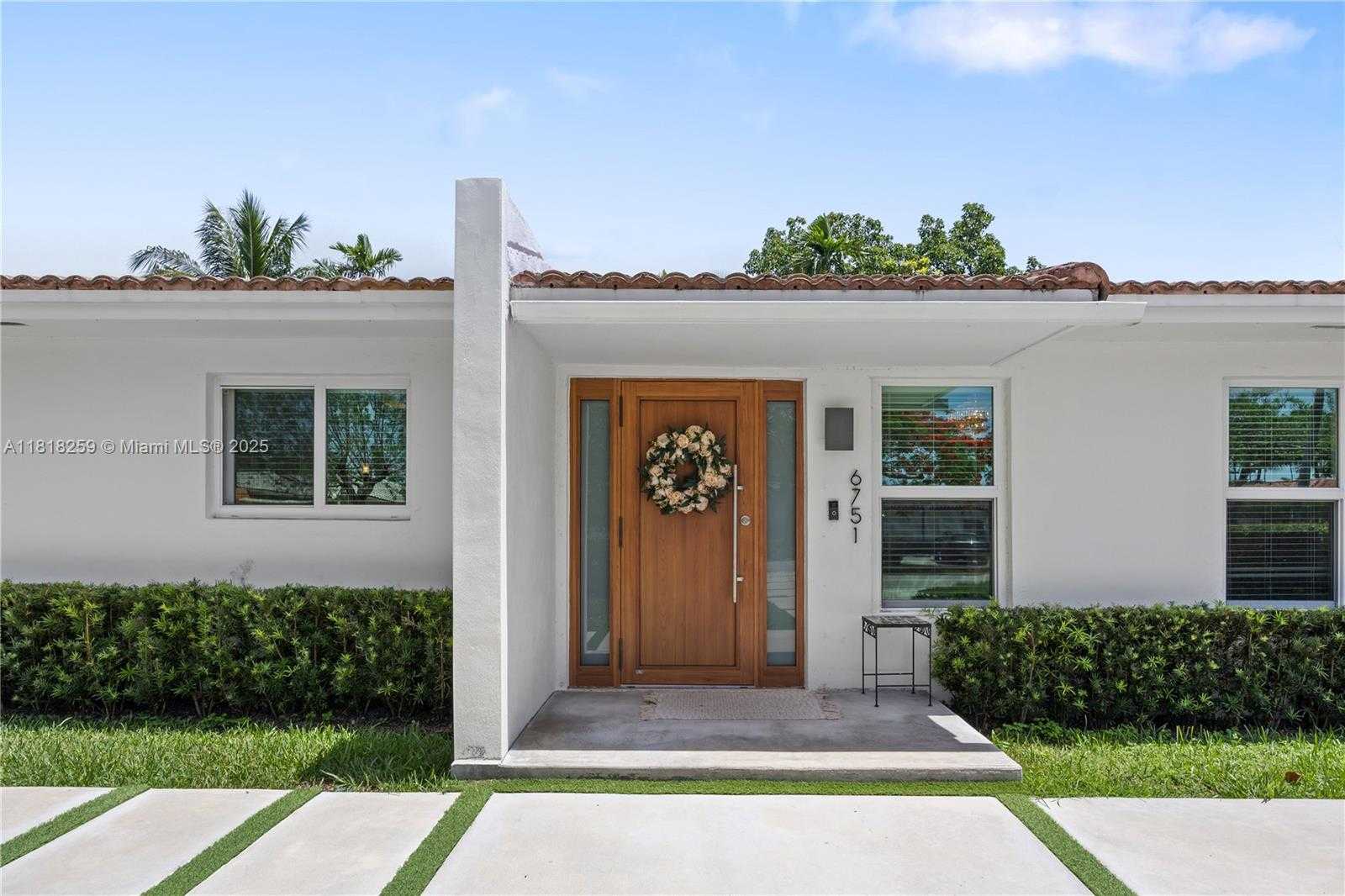 Small Image of 6751 SOUTH WEST 48TH ST, Miami Number 4