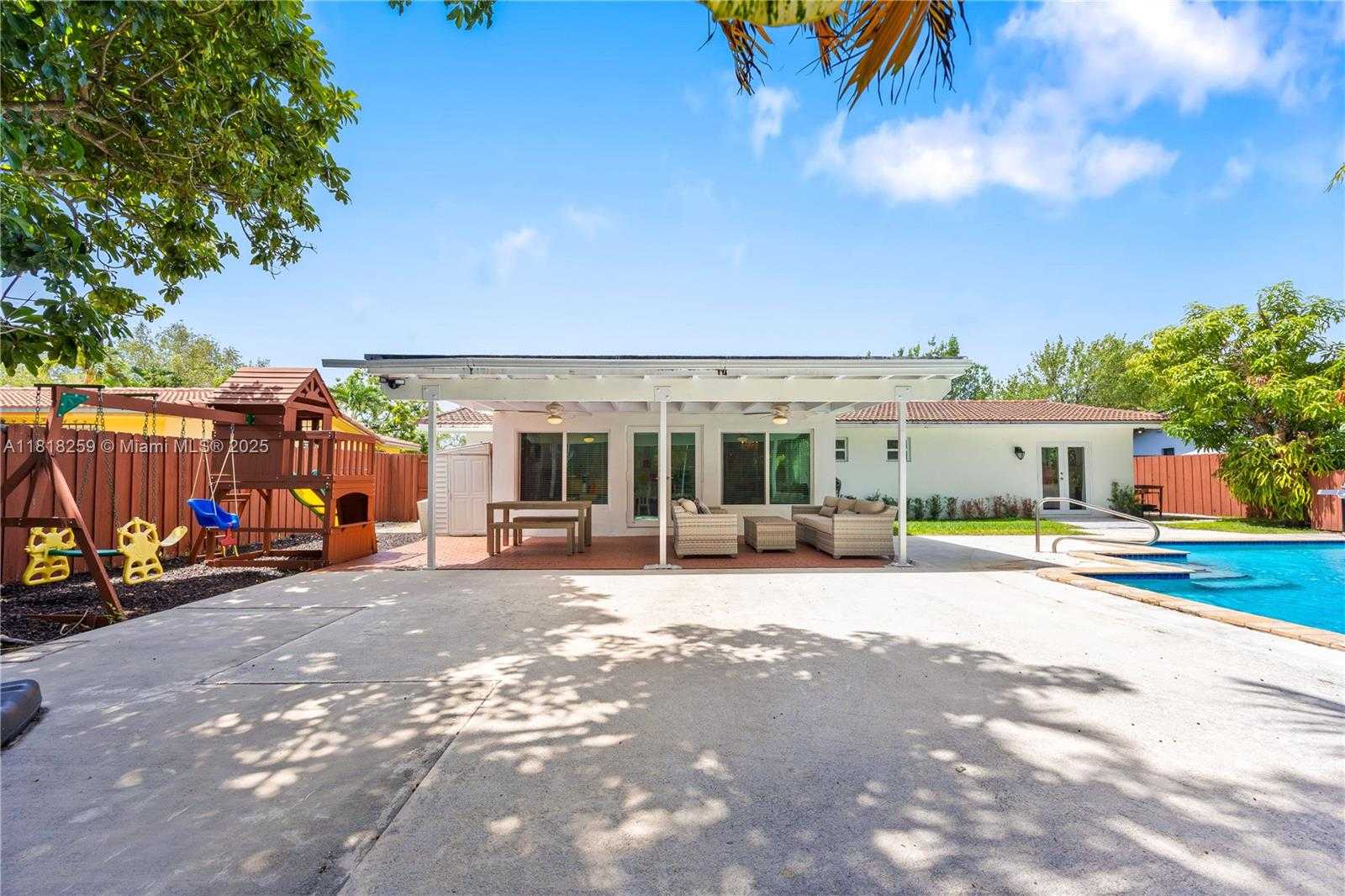Small Image of 6751 SOUTH WEST 48TH ST, Miami Number 40