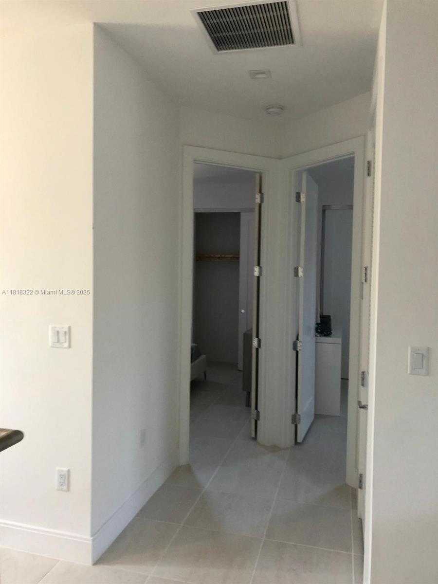 Small Image of Doral Number 9