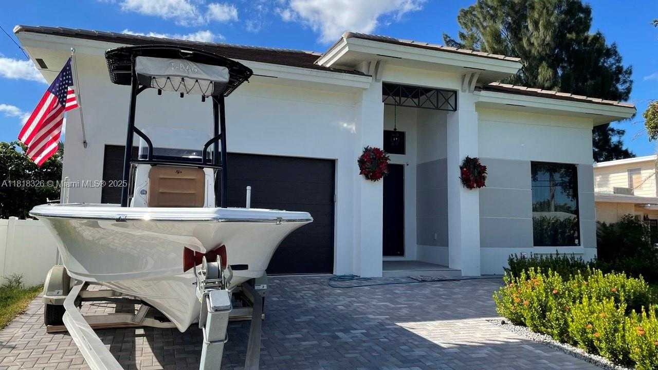 Small Image of 1951 SOUTH WEST 28TH AVE, Fort Lauderdale Number 3