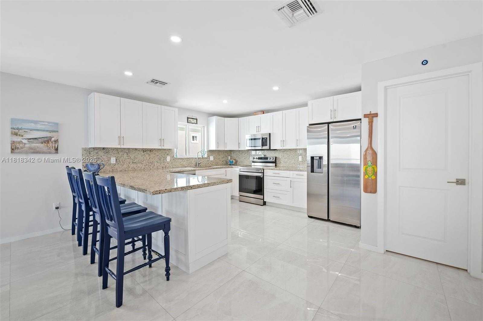 Small Image of 94825 OVERSEAS HWY #185, Key Largo Number 18
