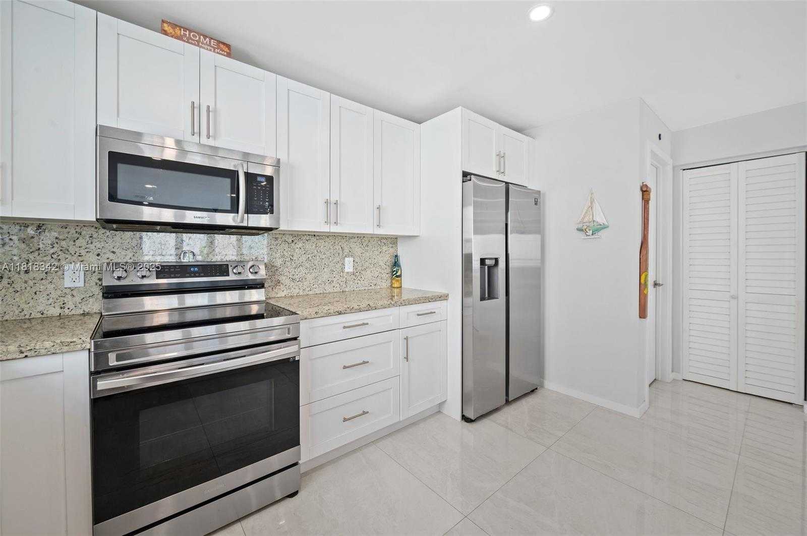 Small Image of 94825 OVERSEAS HWY #185, Key Largo Number 21