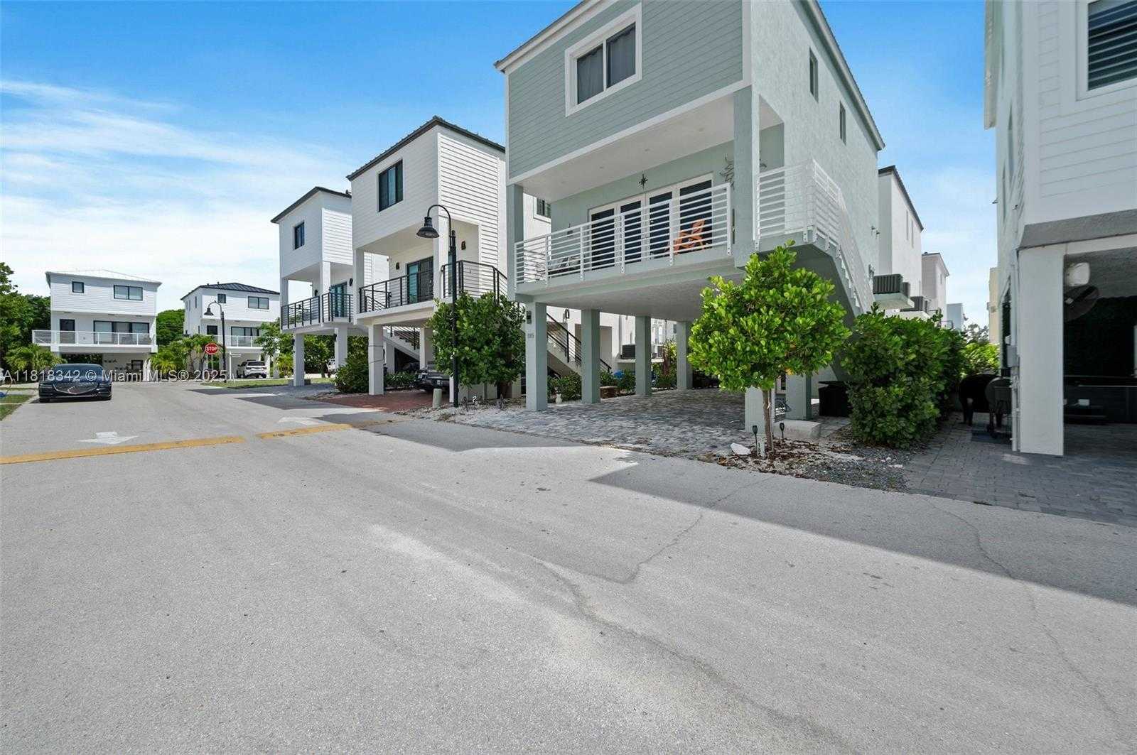 Small Image of 94825 OVERSEAS HWY #185, Key Largo Number 4