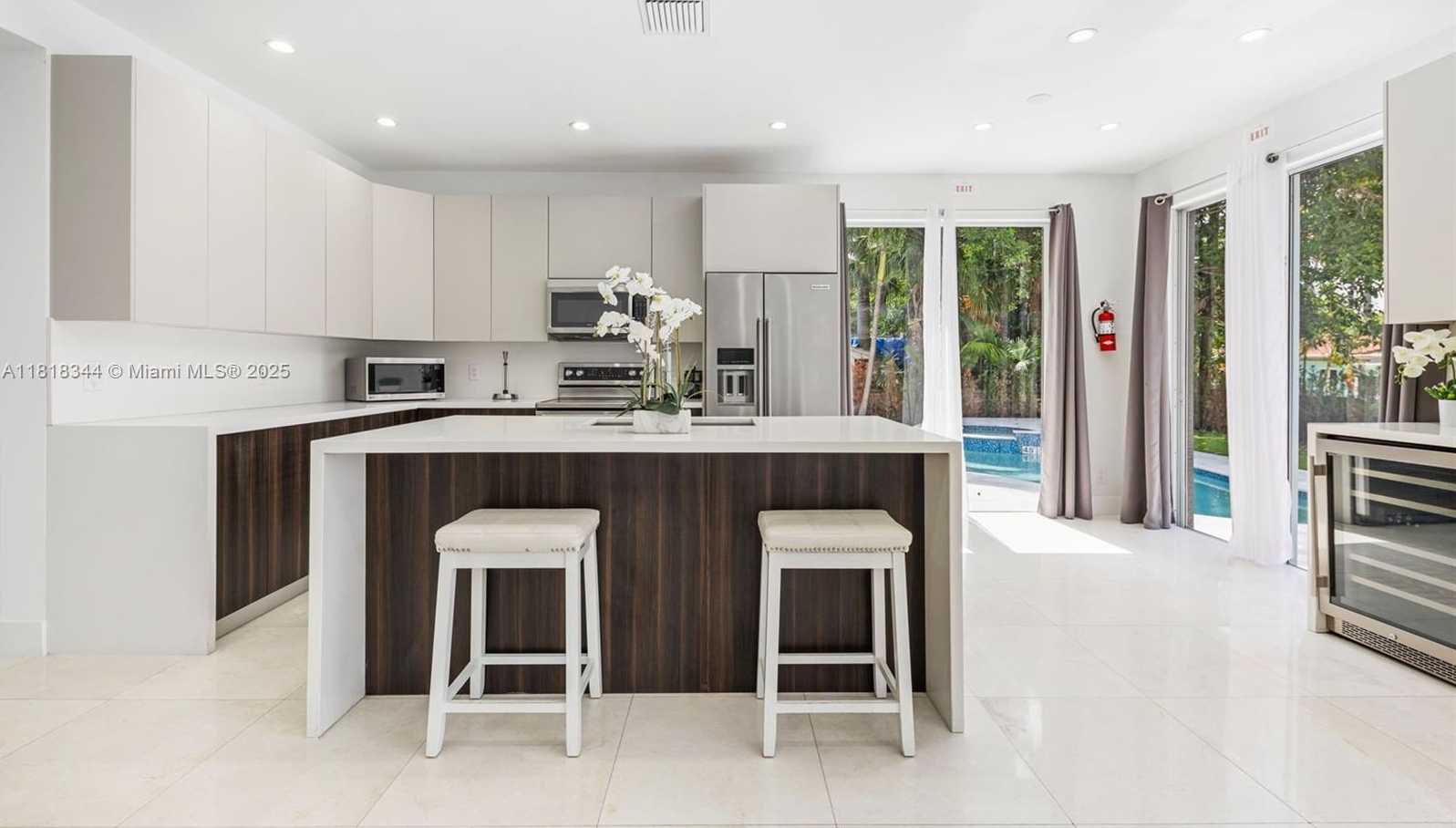 Small Image of 1350 HOLLYWOOD BLVD, Hollywood Number 24