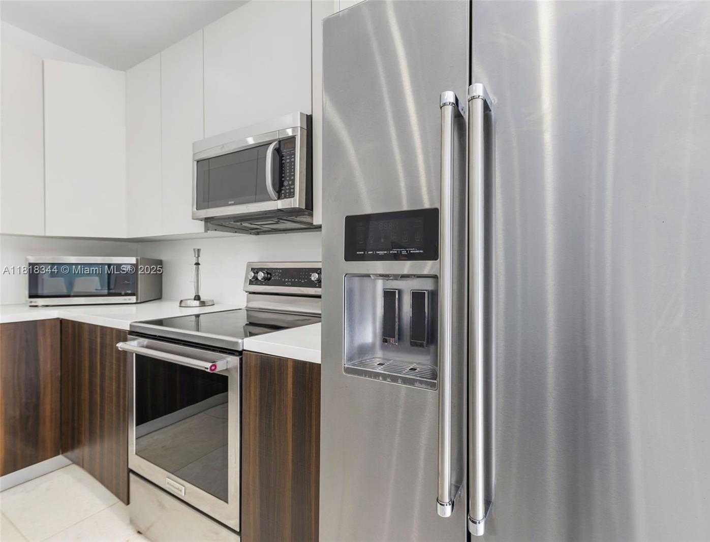 Small Image of 1350 HOLLYWOOD BLVD, Hollywood Number 30