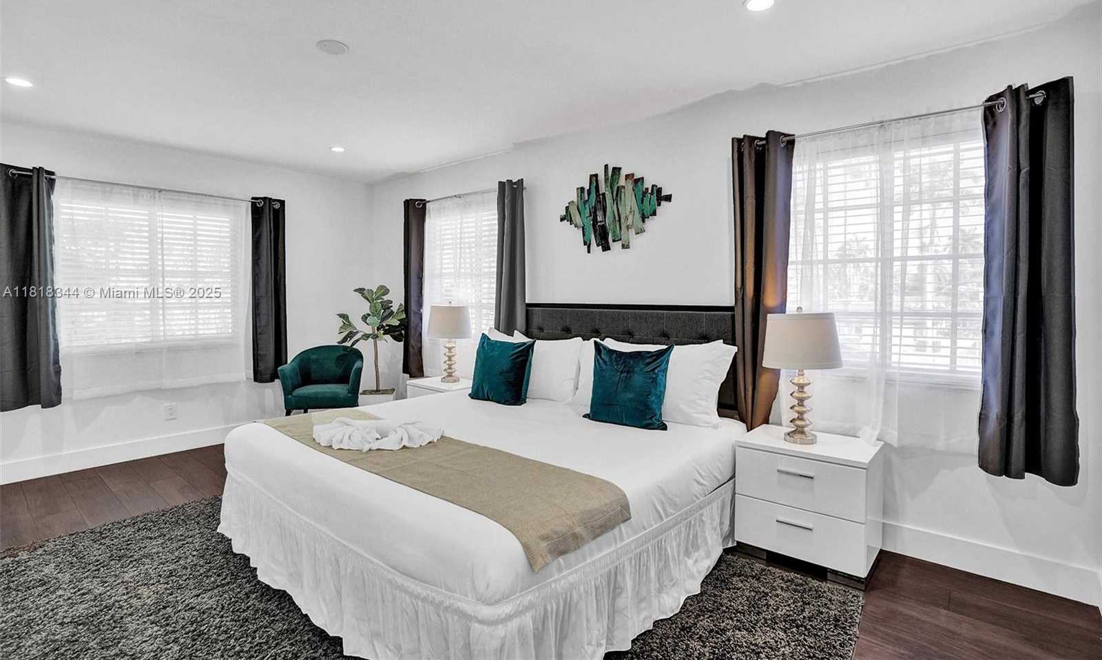 Small Image of 1350 HOLLYWOOD BLVD, Hollywood Number 46