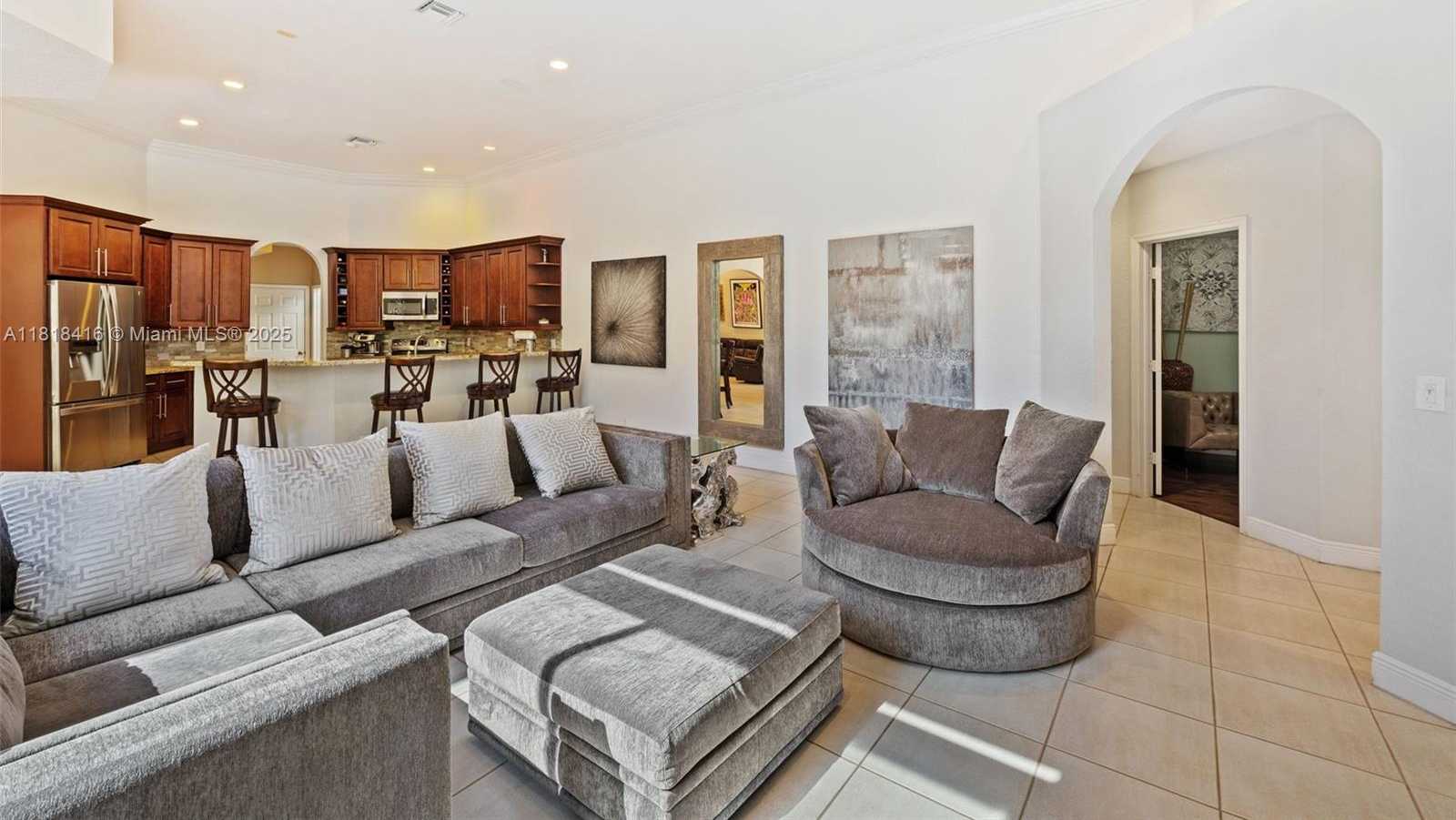 Small Image of 2510 JARDIN DR, Weston Number 11