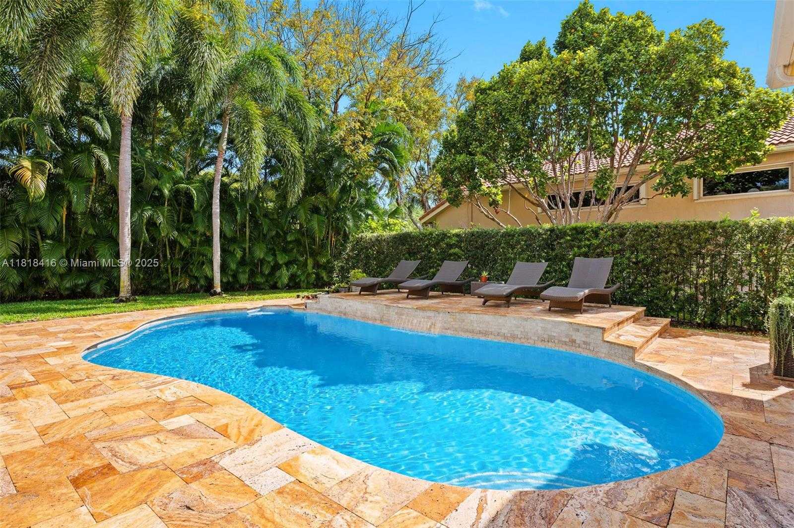 Small Image of 2510 JARDIN DR, Weston Number 4