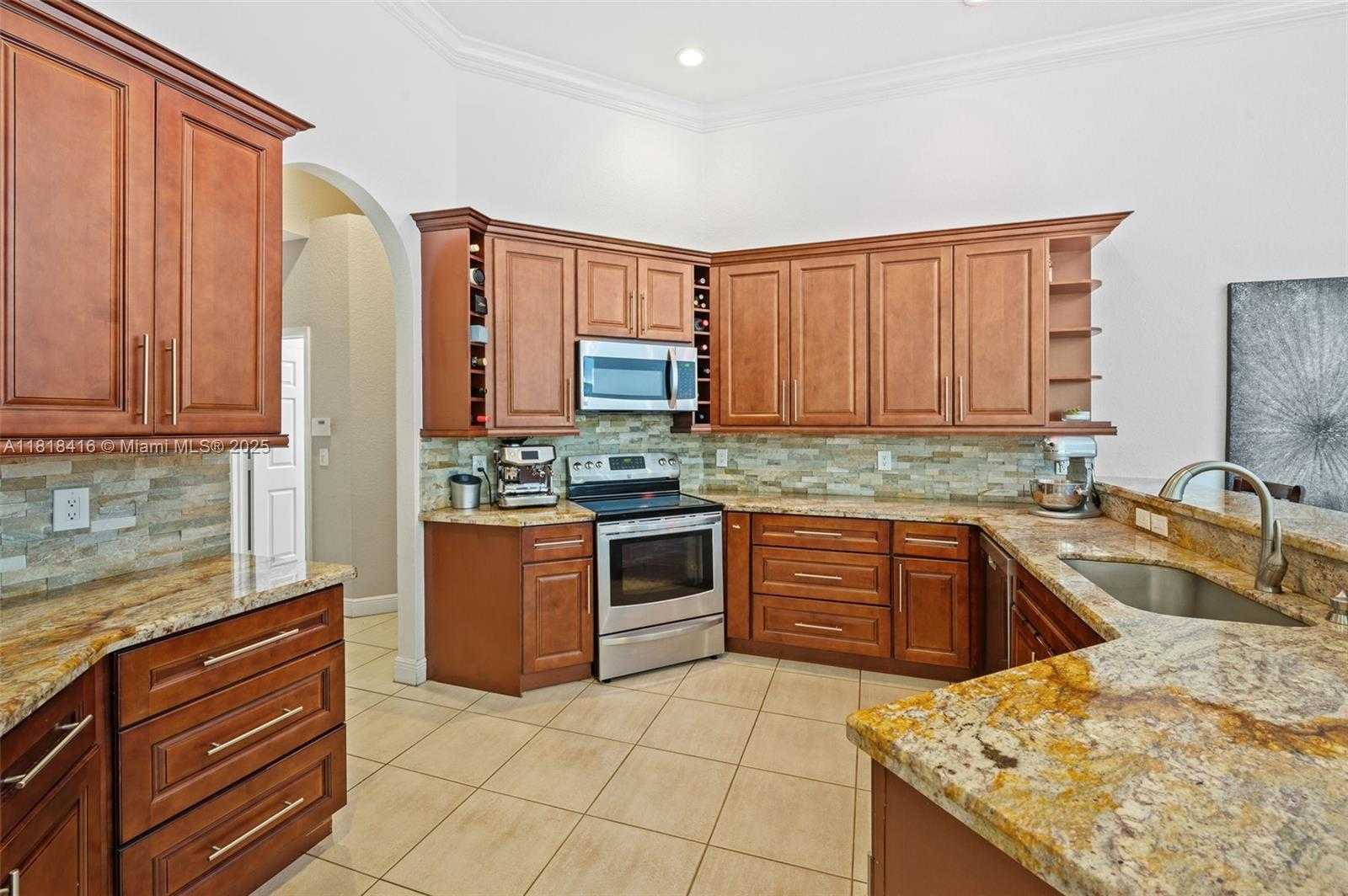Small Image of 2510 JARDIN DR, Weston Number 6