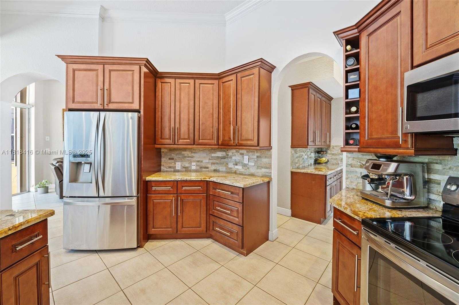 Small Image of 2510 JARDIN DR, Weston Number 7