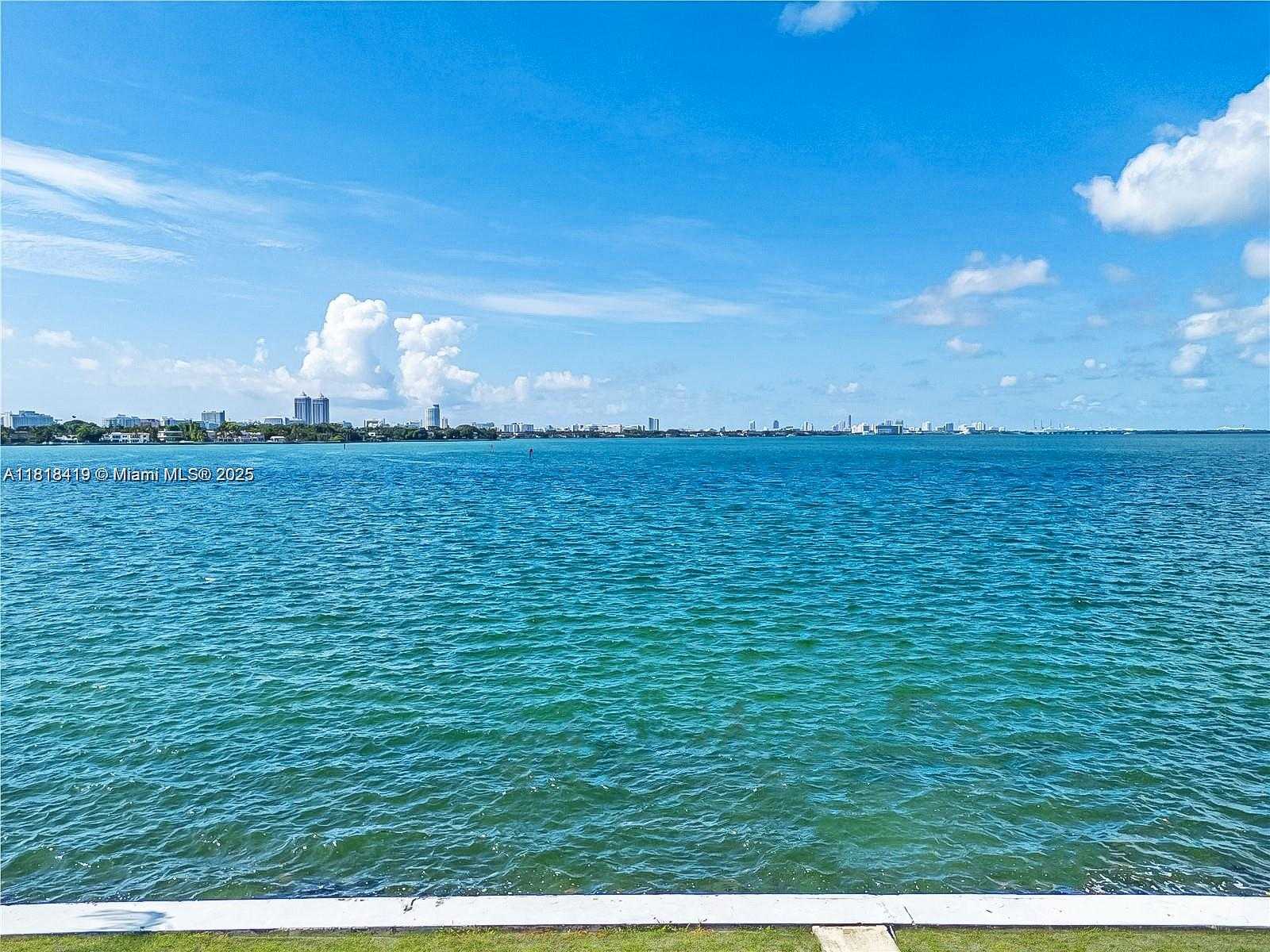 Small Image of 1730 BAY DR, Miami Beach Number 3
