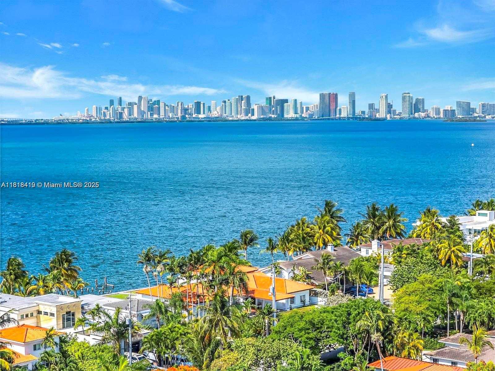 Small Image of 1730 BAY DR, Miami Beach Number 6
