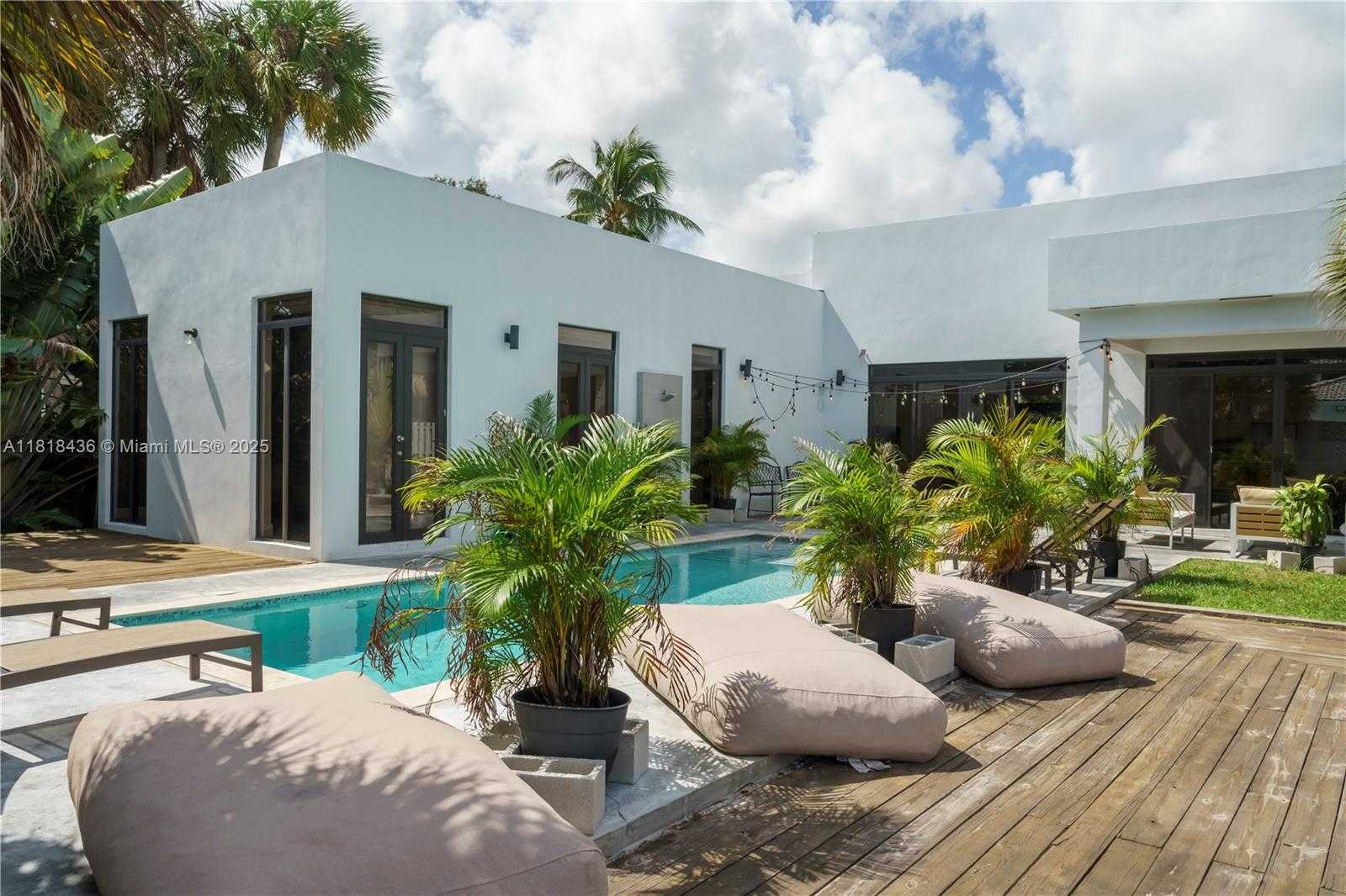 Small Image of 4484 SOUTH WEST 26TH AVE, Dania Beach Number 13