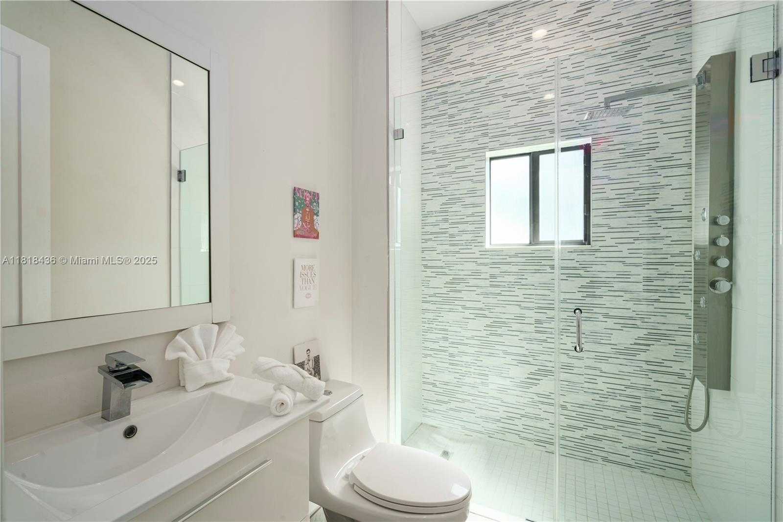 Small Image of 4484 SOUTH WEST 26TH AVE, Dania Beach Number 15