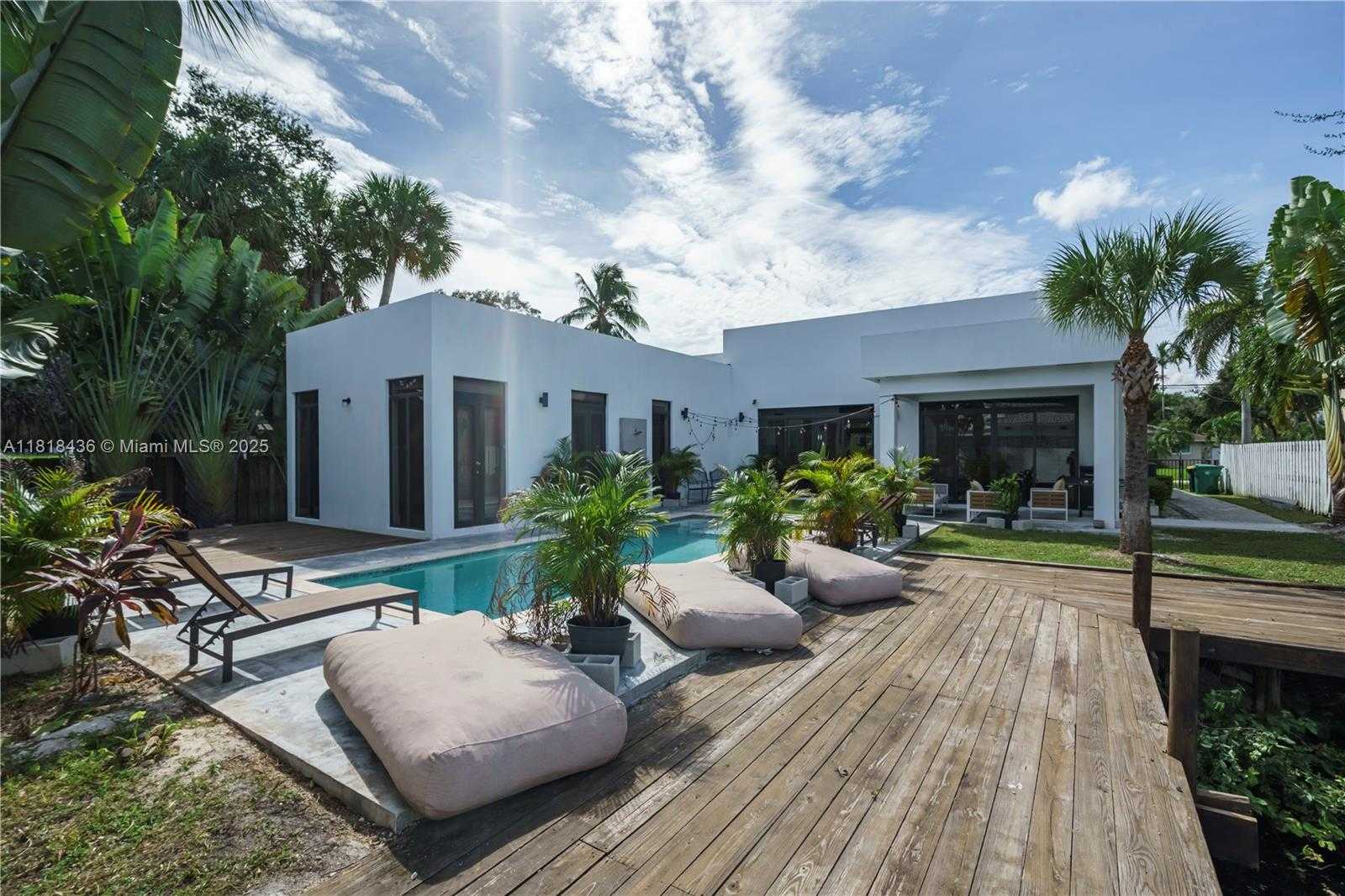 Small Image of 4484 SOUTH WEST 26TH AVE, Dania Beach Number 23