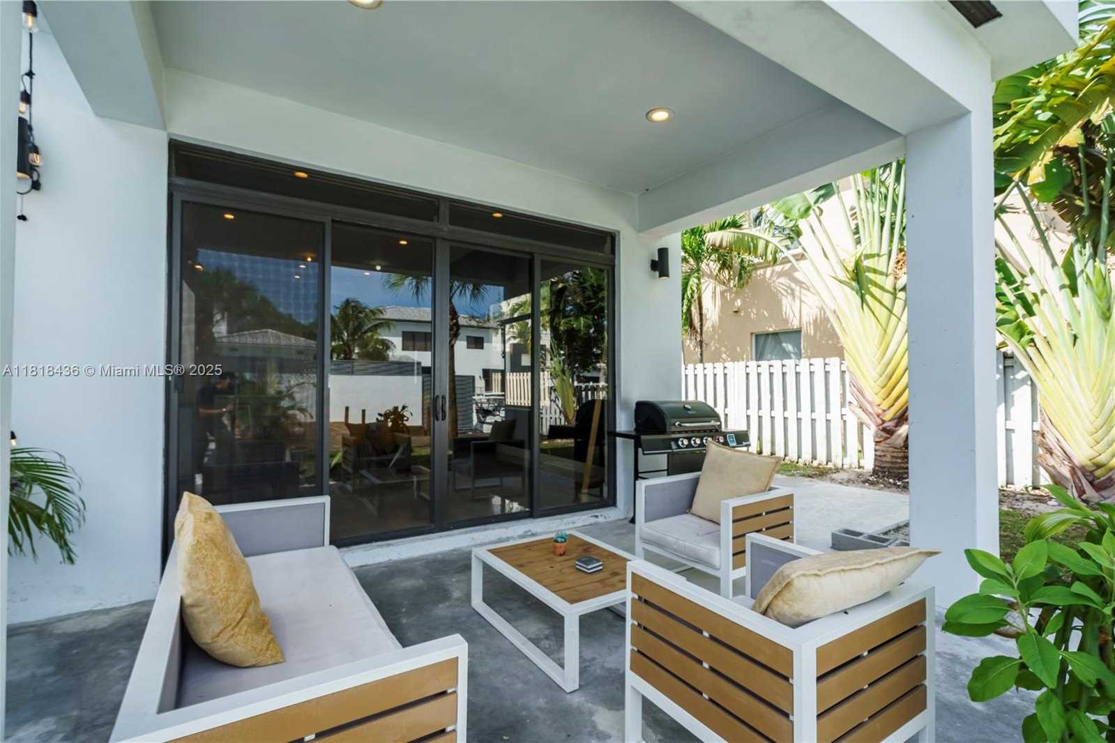 Small Image of 4484 SOUTH WEST 26TH AVE, Dania Beach Number 25