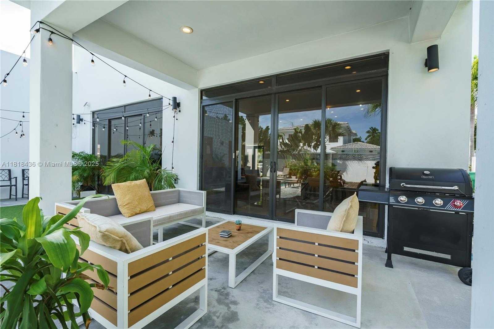 Small Image of 4484 SOUTH WEST 26TH AVE, Dania Beach Number 26