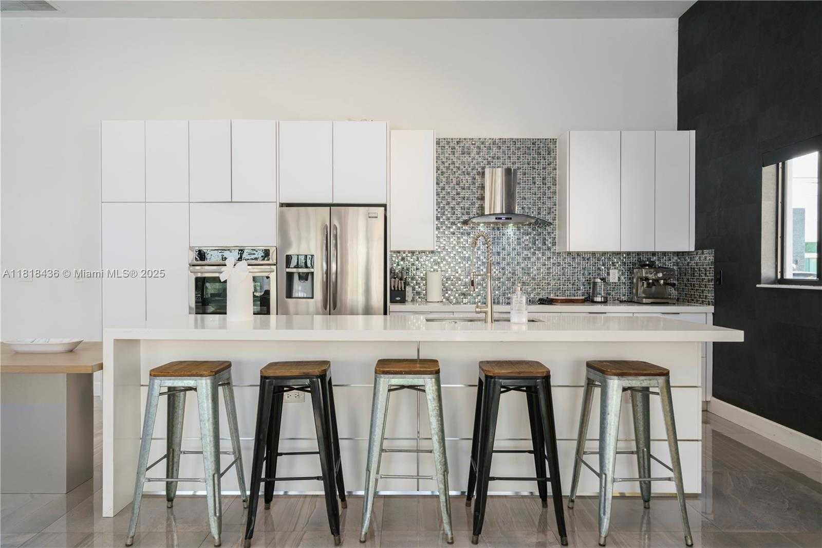 Small Image of 4484 SOUTH WEST 26TH AVE, Dania Beach Number 9