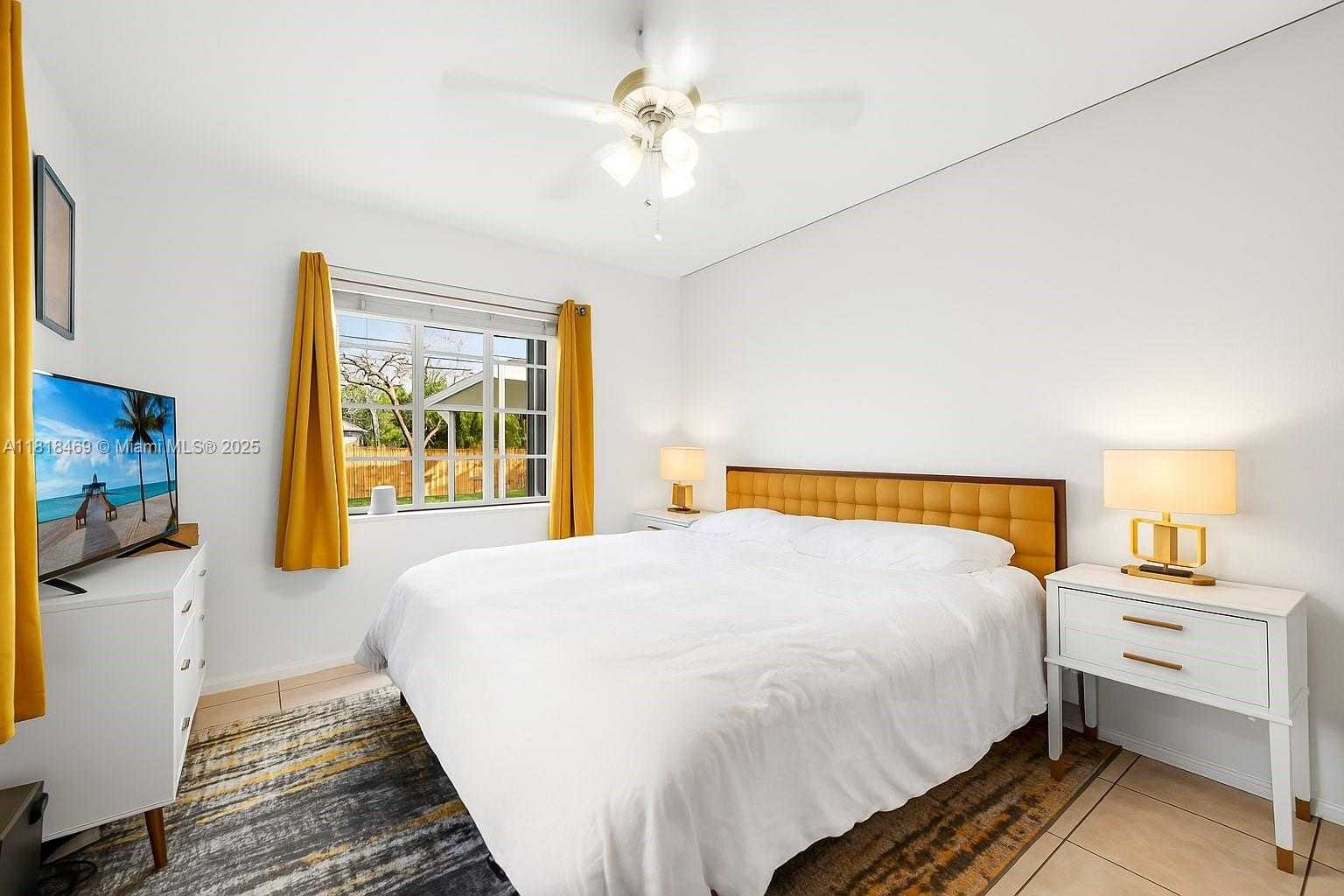 Small Image of 1545 NORMANDY DR, Miami Beach Number 14