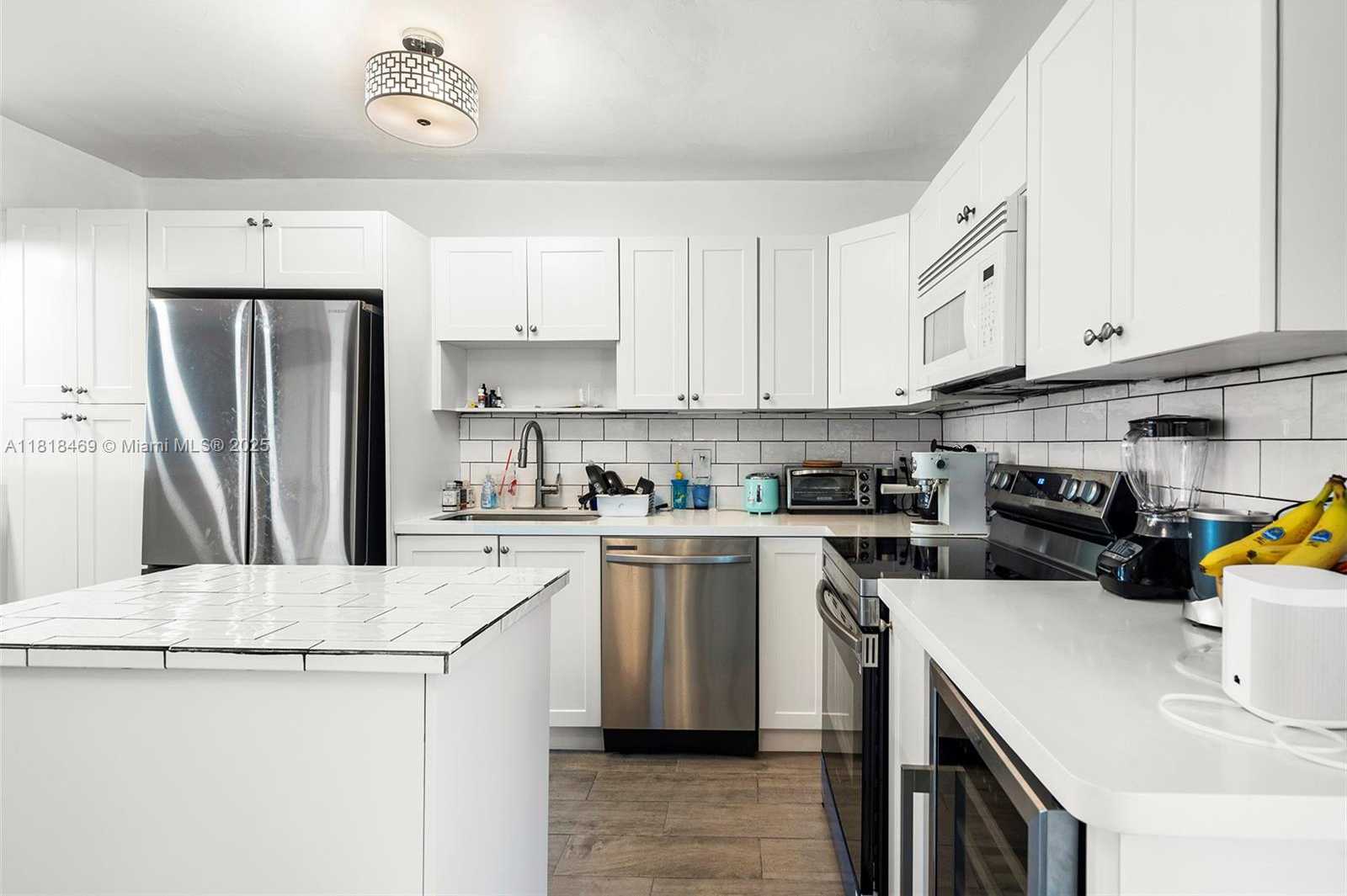 Small Image of 1545 NORMANDY DR, Miami Beach Number 22