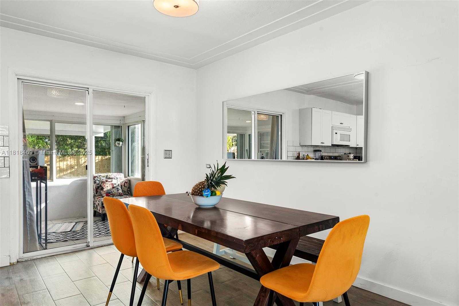 Small Image of 1545 NORMANDY DR, Miami Beach Number 23