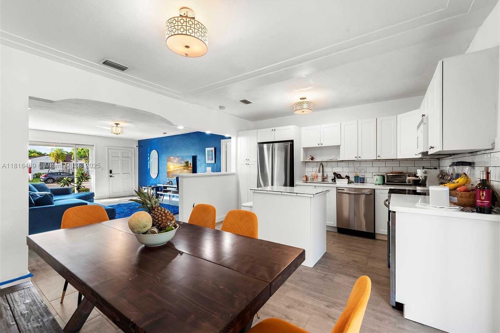Small Image of 1545 NORMANDY DR, Miami Beach Number 24
