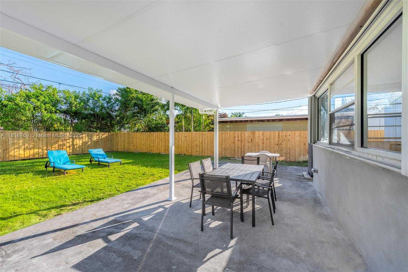 Small Image of 1545 NORMANDY DR, Miami Beach Number 26
