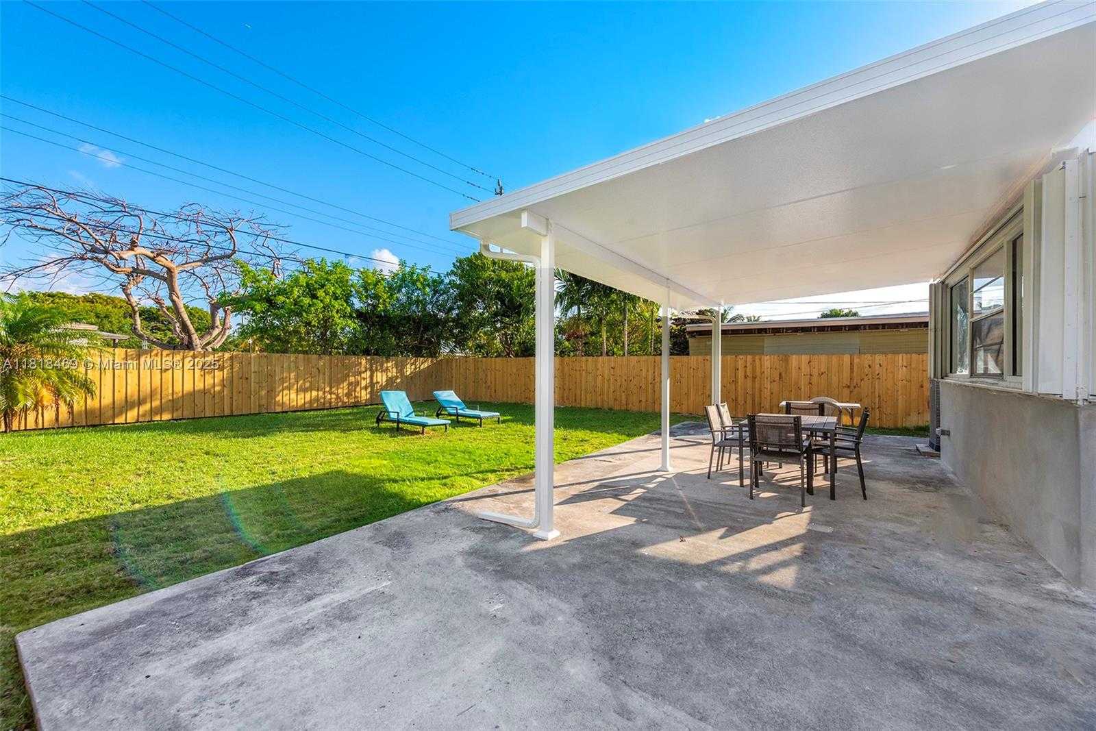 Small Image of 1545 NORMANDY DR, Miami Beach Number 27