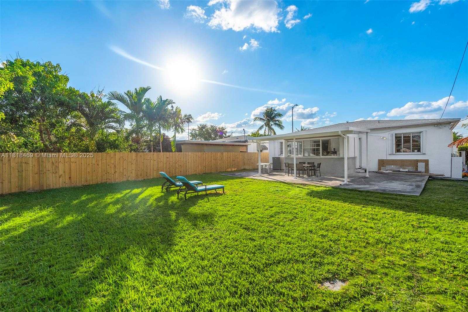 Small Image of 1545 NORMANDY DR, Miami Beach Number 28