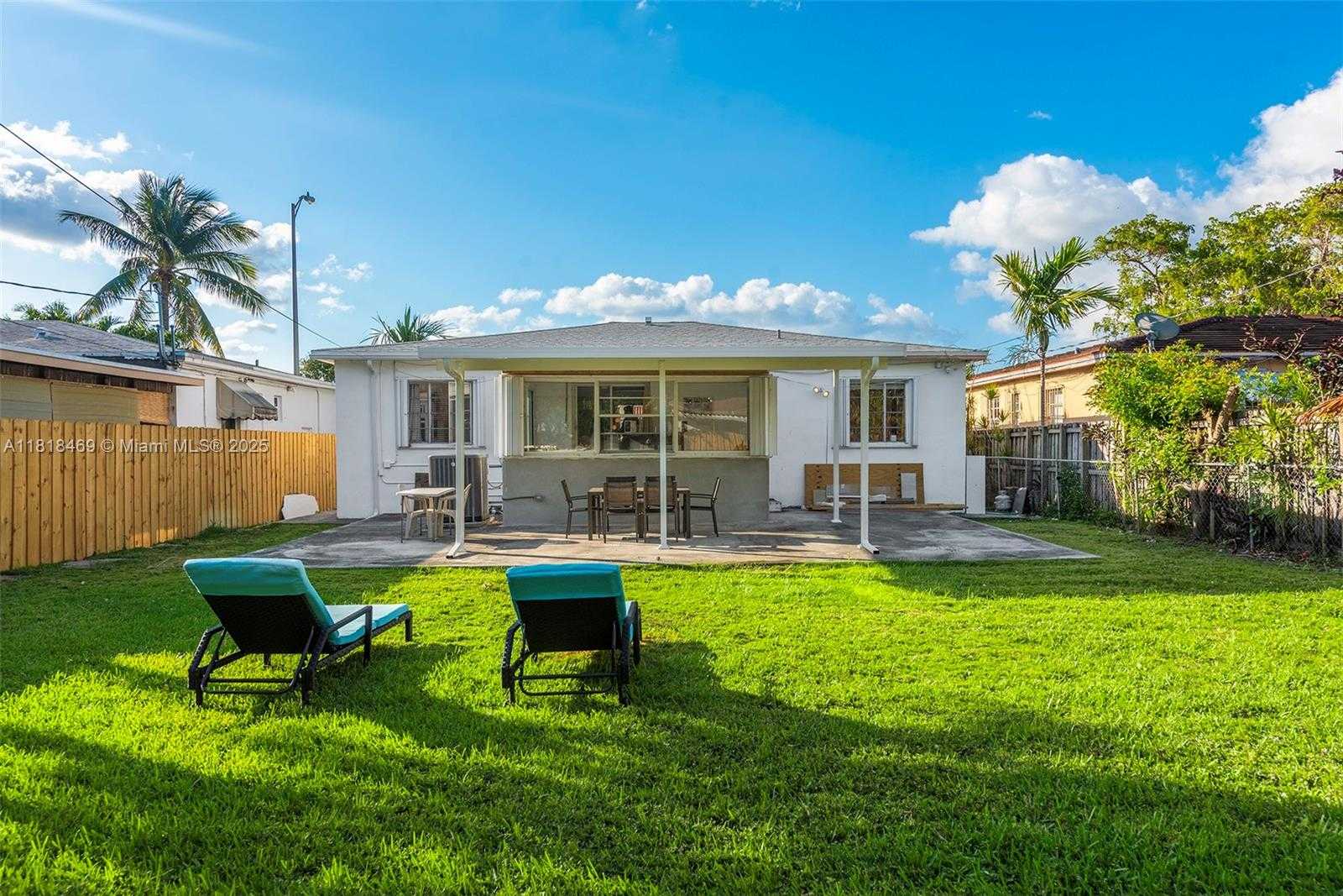 Small Image of 1545 NORMANDY DR, Miami Beach Number 30