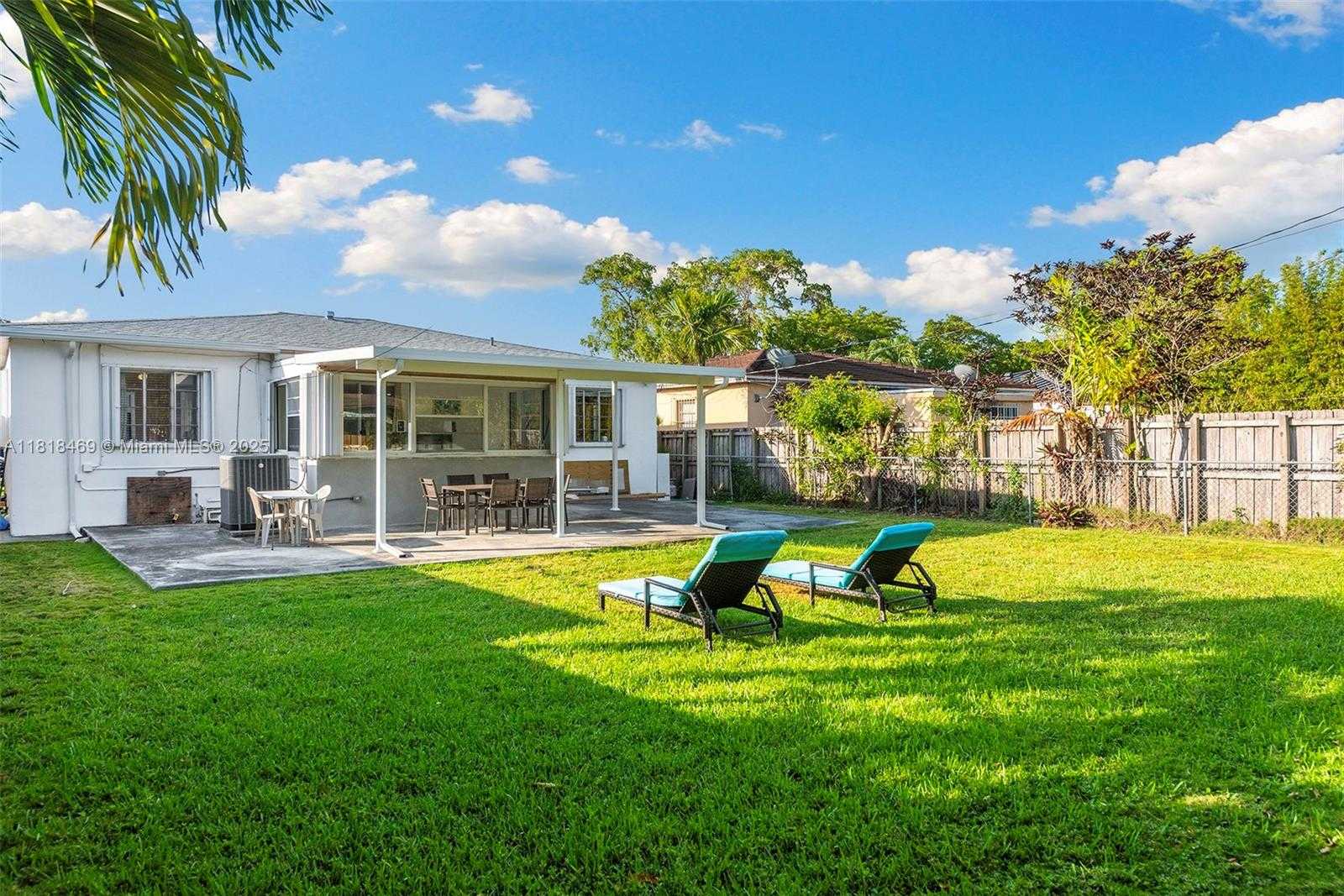 Small Image of 1545 NORMANDY DR, Miami Beach Number 32