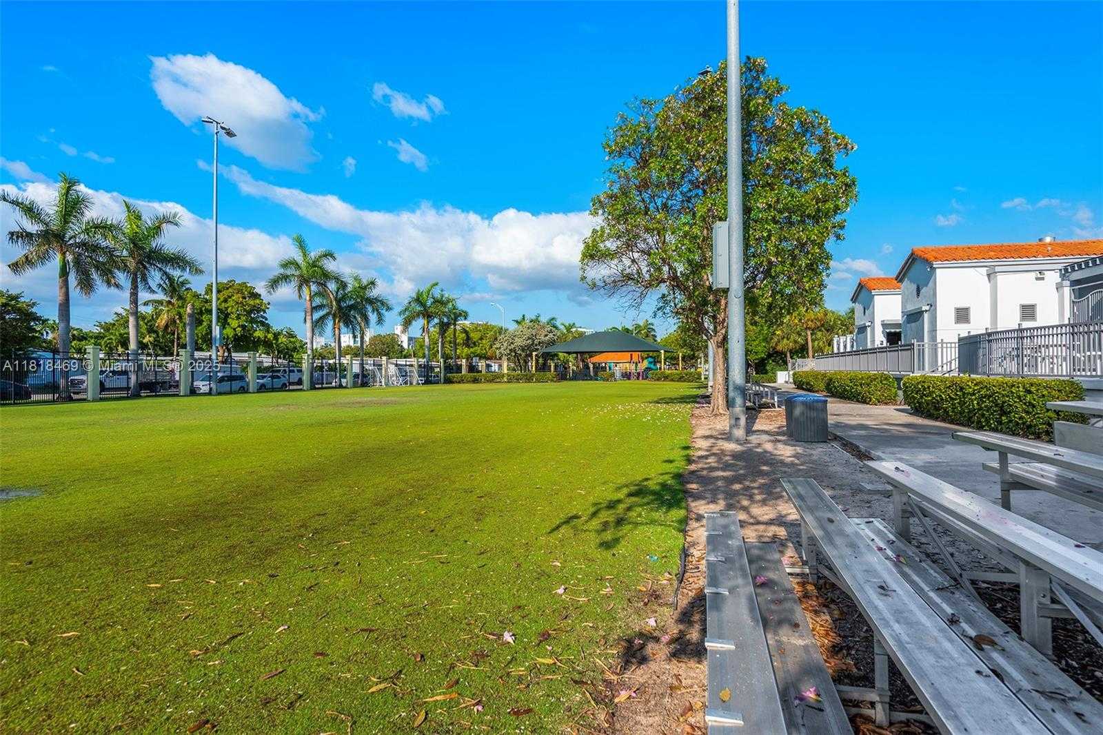 Small Image of 1545 NORMANDY DR, Miami Beach Number 38