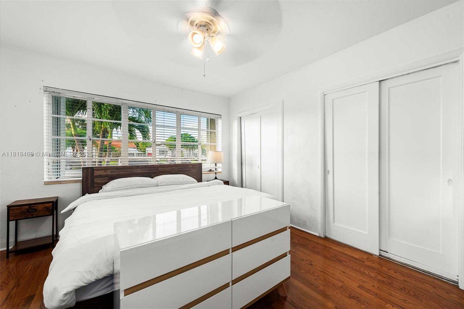 Small Image of 1545 NORMANDY DR, Miami Beach Number 9