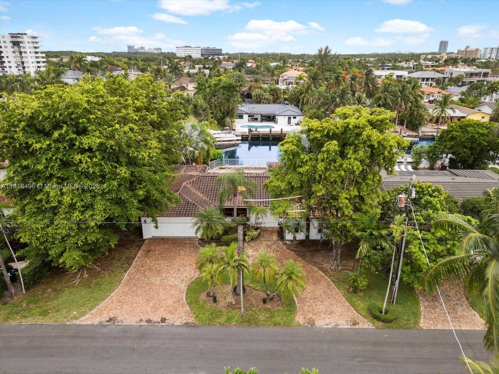 Small Image of 3446 NORTH EAST 168TH ST, North Miami Beach Number 2